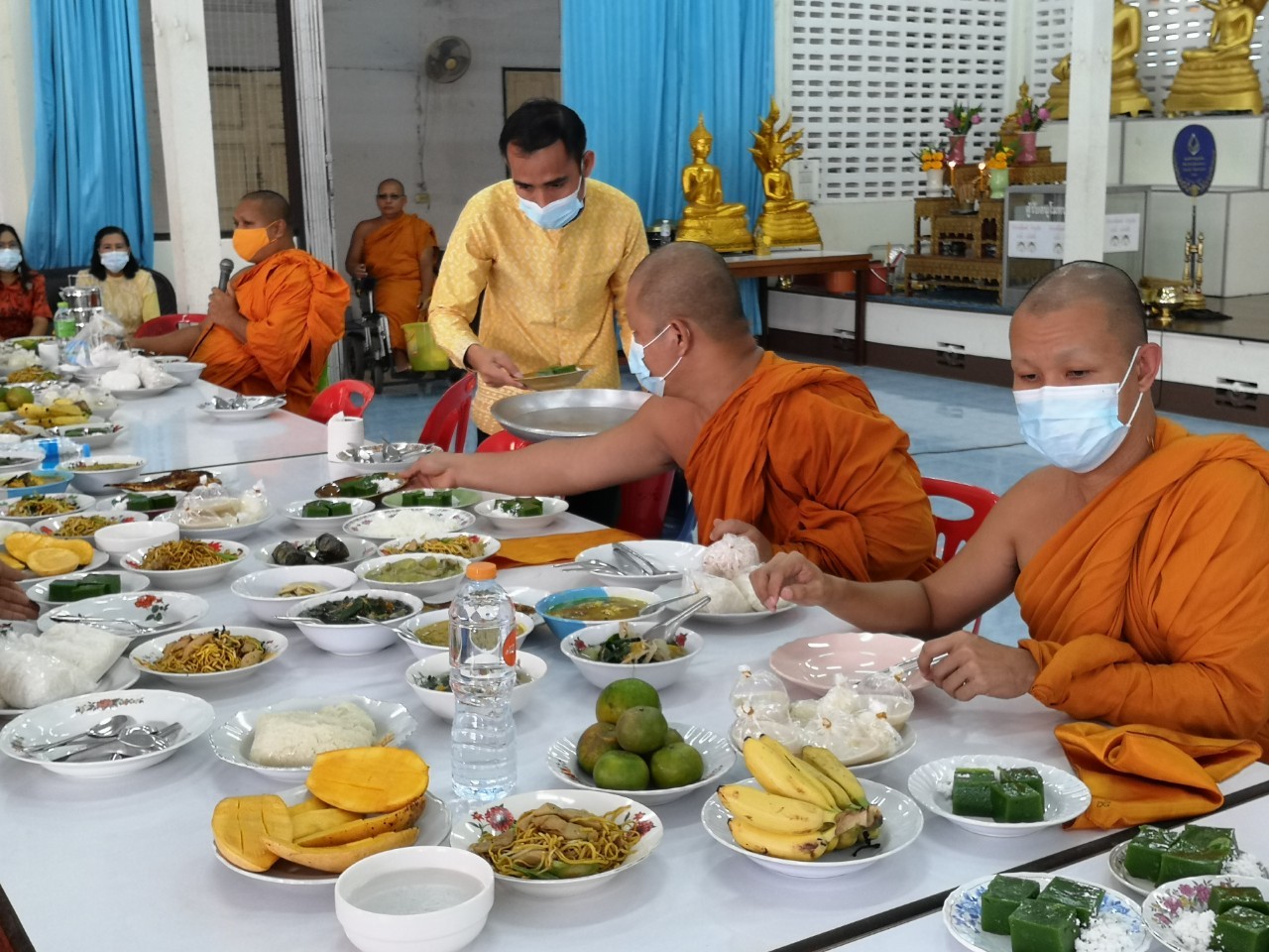 พช.ยะลา ถวายภัตตาหารพระภิกษุ สามเณร ณ วัดพุทธภูมิ พระอารามหลวง