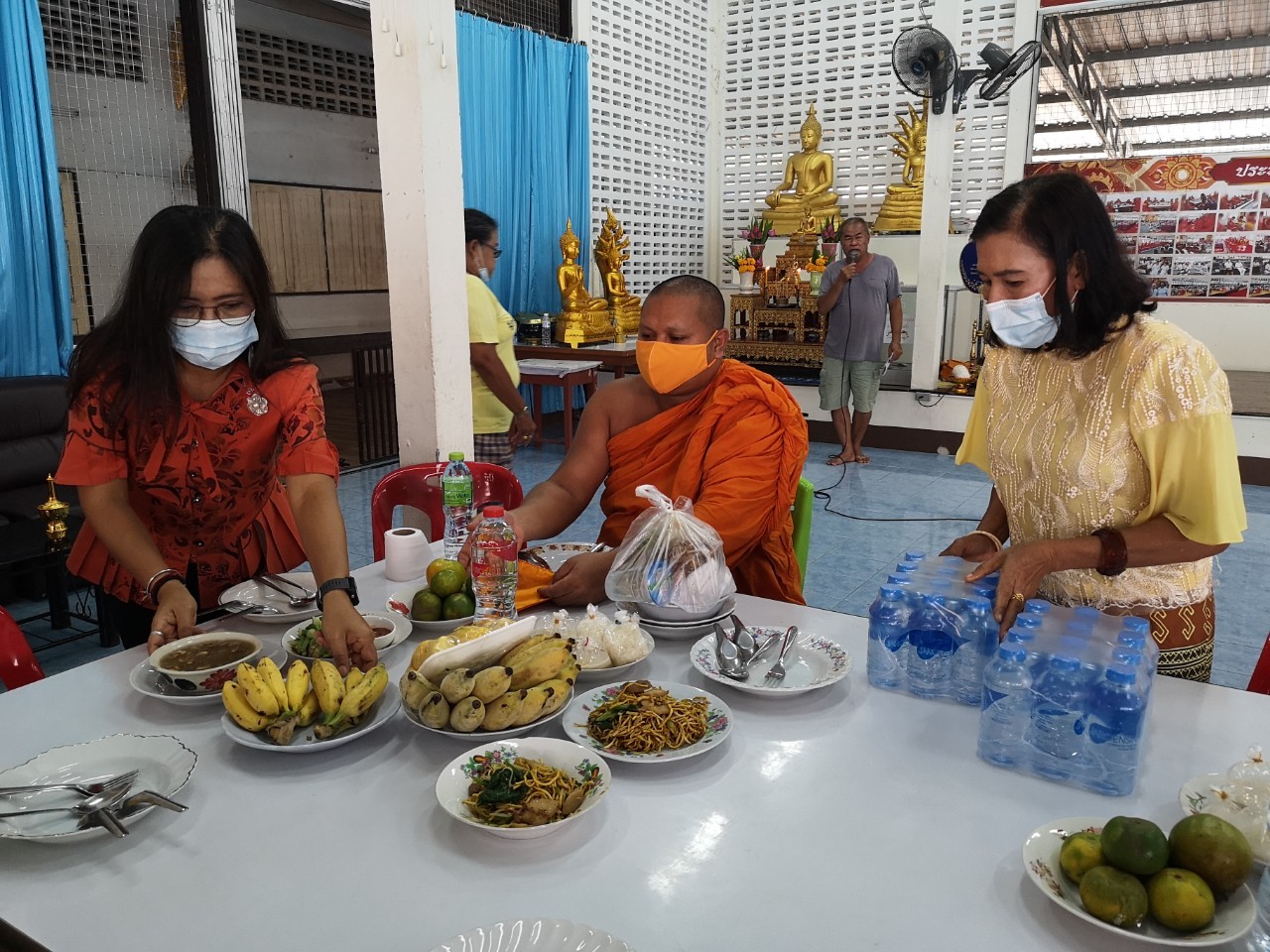 พช.ยะลา ถวายภัตตาหารพระภิกษุ สามเณร ณ วัดพุทธภูมิ พระอารามหลวง