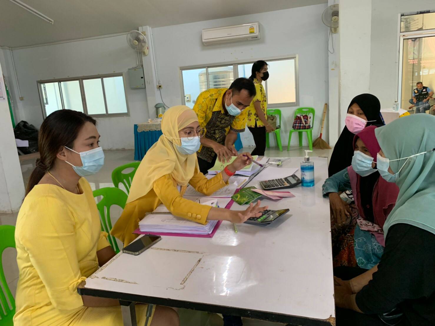 พช.ยะลา ติดตามบริหารจัดการหนี้กองทุนพัฒนาบทบาทสตรี อ.บันนังสตา