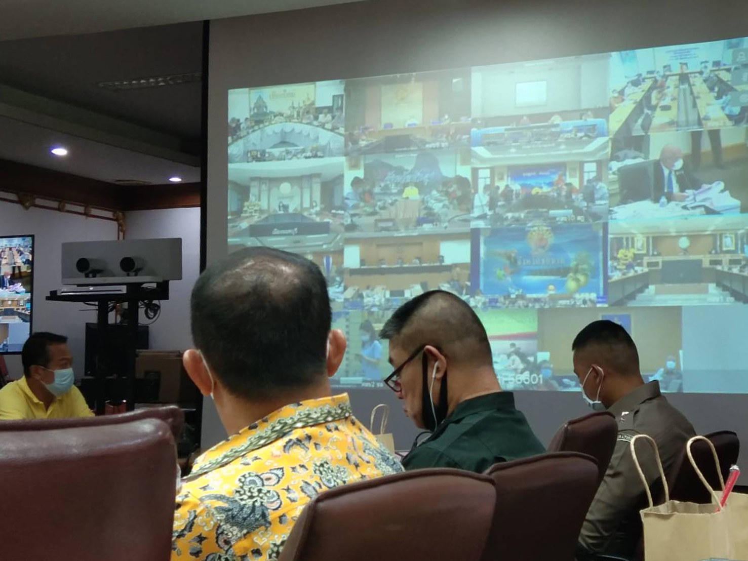 พจ.ยะลา รับชมการประชุมหารือข้อราชการกระทรวงมหาดไทย ผ่านระบบวีดิทัศน์ทางไกล (VCS)