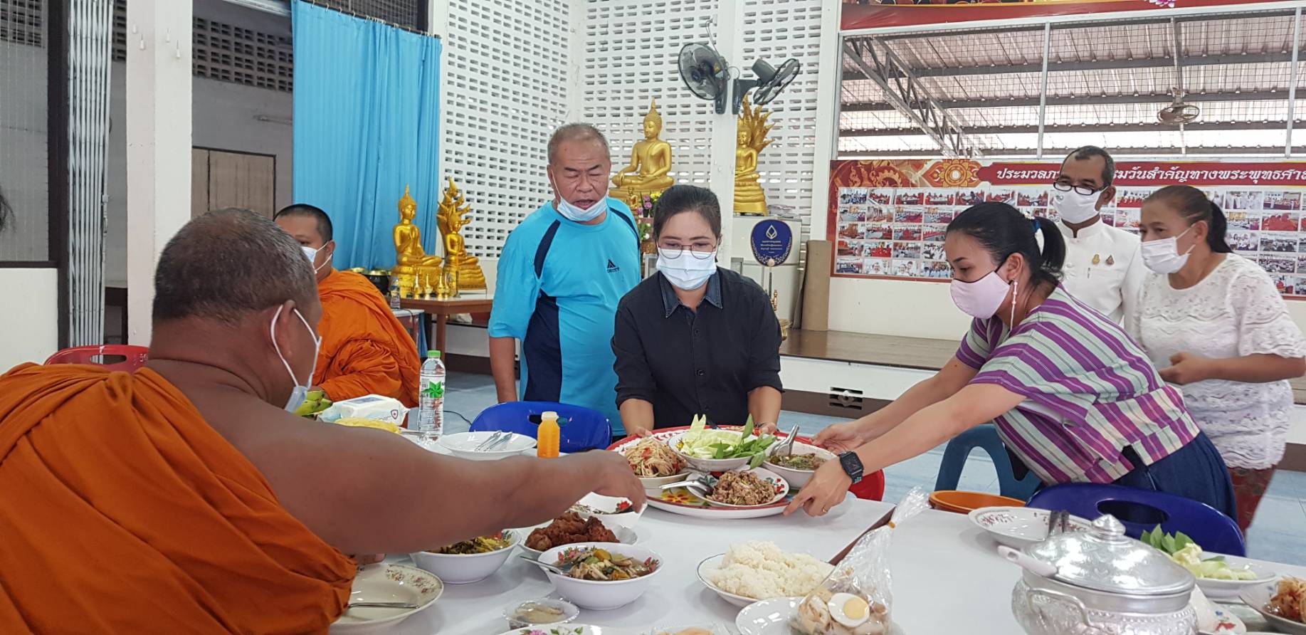 พจ.ยะลา ถวายภัตตาหารพระภิกษุ สามเณร ณ วัดพุทธภูมิ พระอารามหลวง