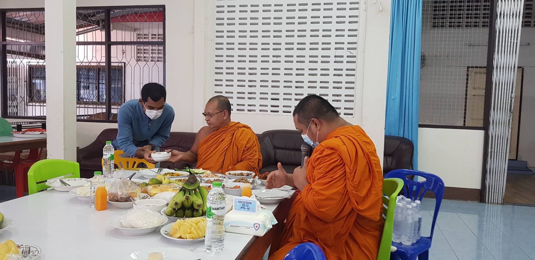 พจ.ยะลา ถวายภัตตาหารพระภิกษุ สามเณร ณ วัดพุทธภูมิ พระอารามหลวง