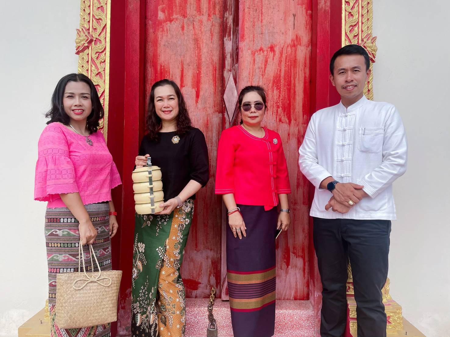 พช.ยะลา เชิญชวน “สวมใส่ผ้าไทยใส่ให้สนุก” ในทุกโอกาส
