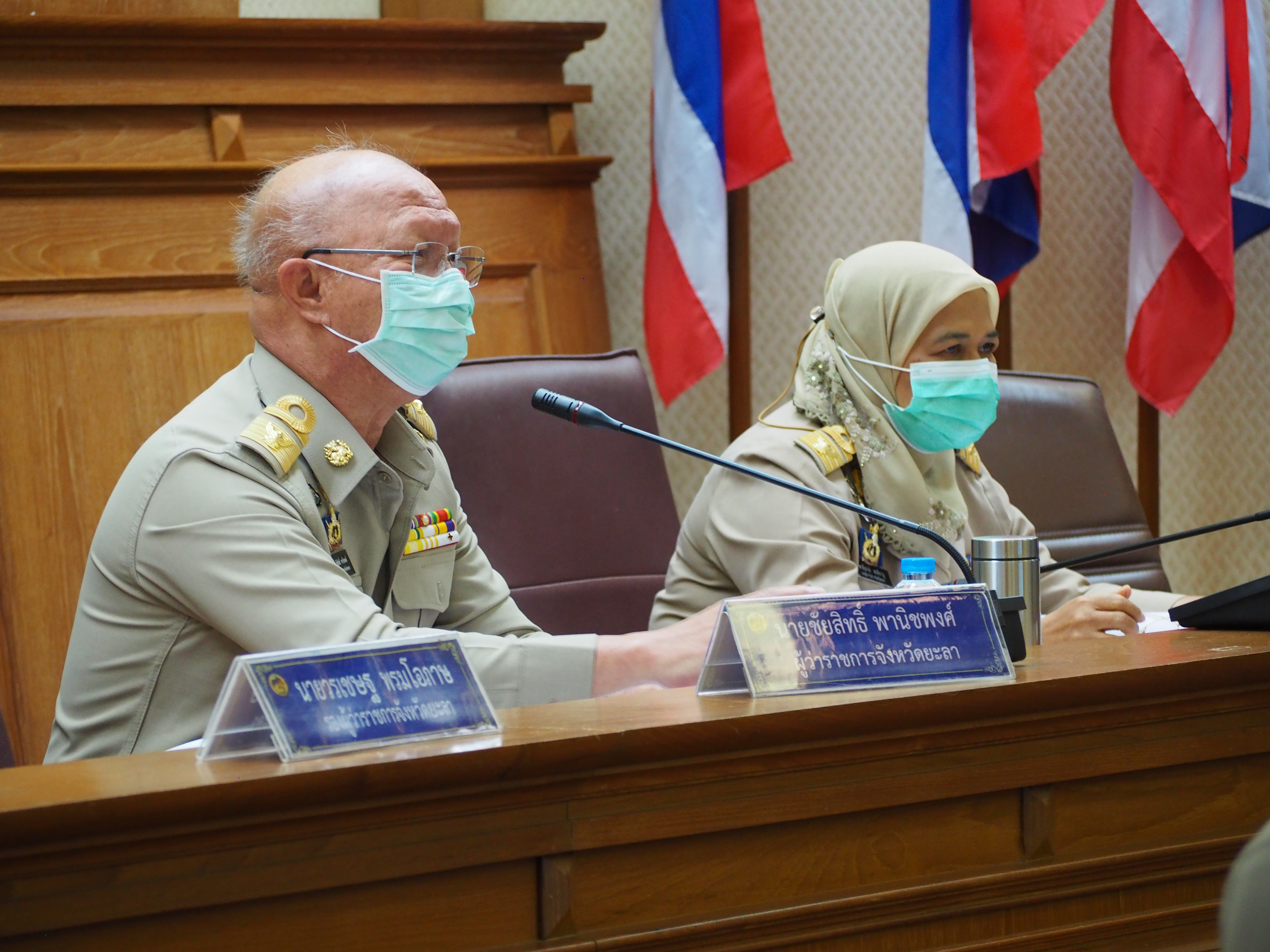 พจ.ยะลา ร่วมประชุมกรมการจังหวัด ครั้งที่ 6/2564 พร้อมมอบเกียรติบัตรตามกิจกรรมของสำนักงานพัฒนาชุมชนจังหวัดยะลา