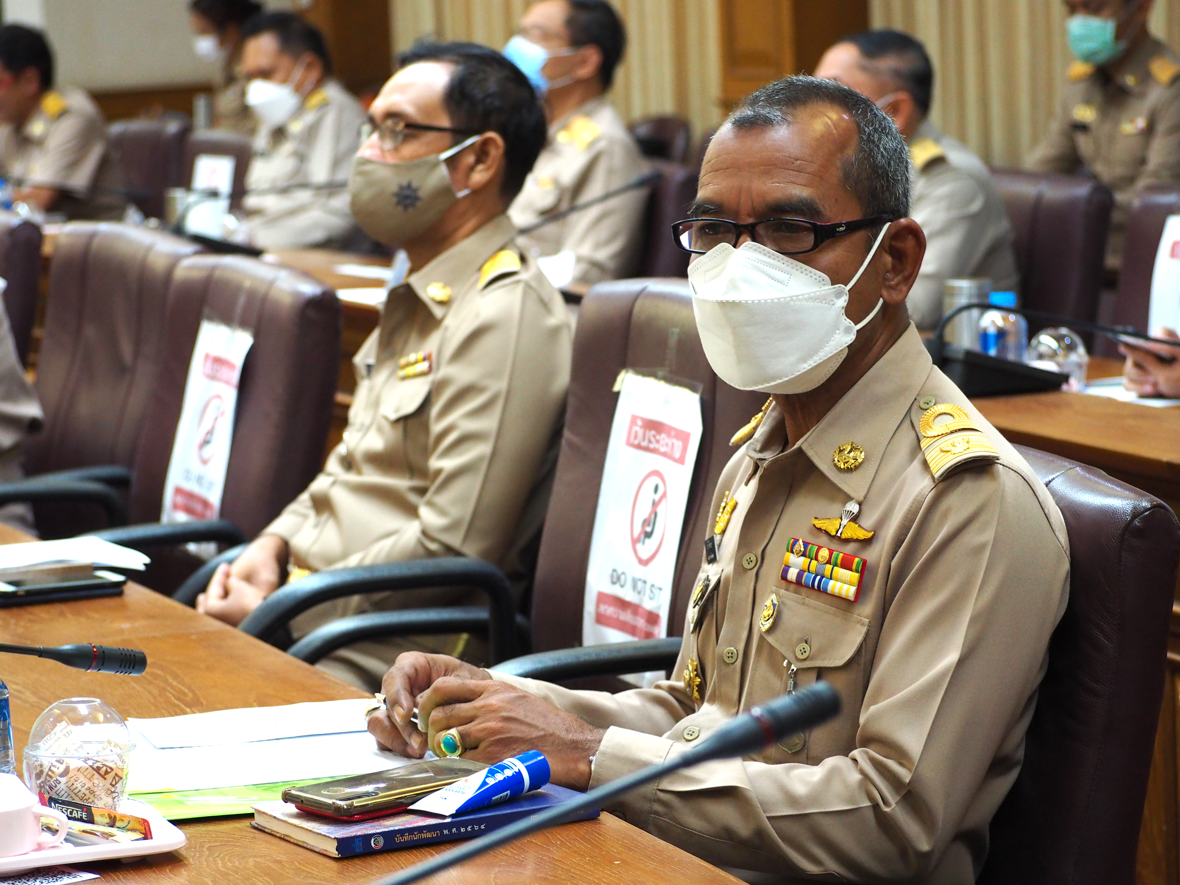 พจ.ยะลา ร่วมประชุมกรมการจังหวัด ครั้งที่ 6/2564 พร้อมมอบเกียรติบัตรตามกิจกรรมของสำนักงานพัฒนาชุมชนจังหวัดยะลา