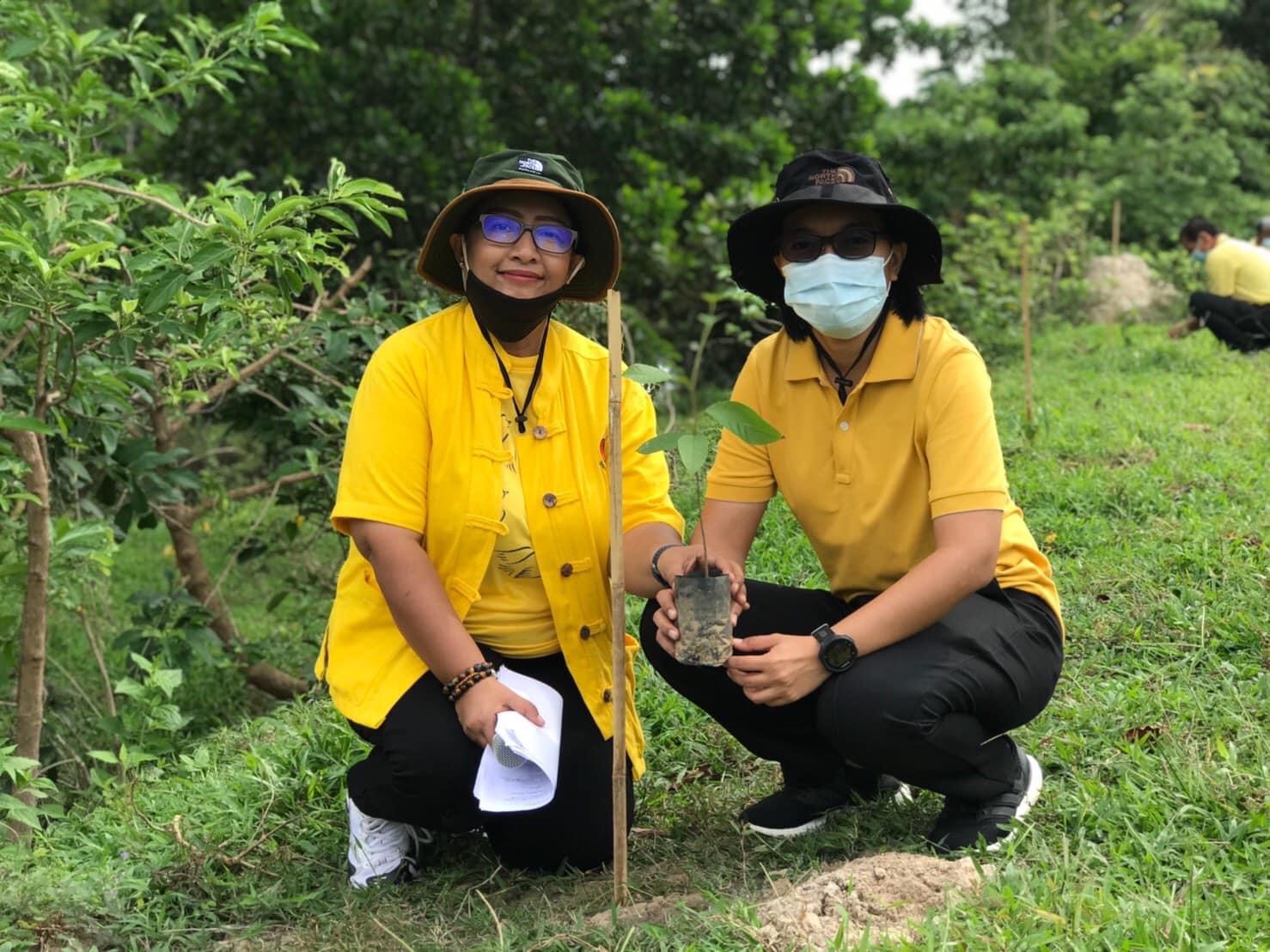 พช.ยะลา ร่วมกิจกรรมปลูกต้นไม้เฉลิมพระเกียรติเนื่องในโอกาสมหามงคลพระราชพิธีบรมราชาภิเษก และเฉลิมพระเกียรติ สมเด็จพระนางเจ้าสุทิดา พัชรสุธาพิมลลักษณ พระบรมราชินี