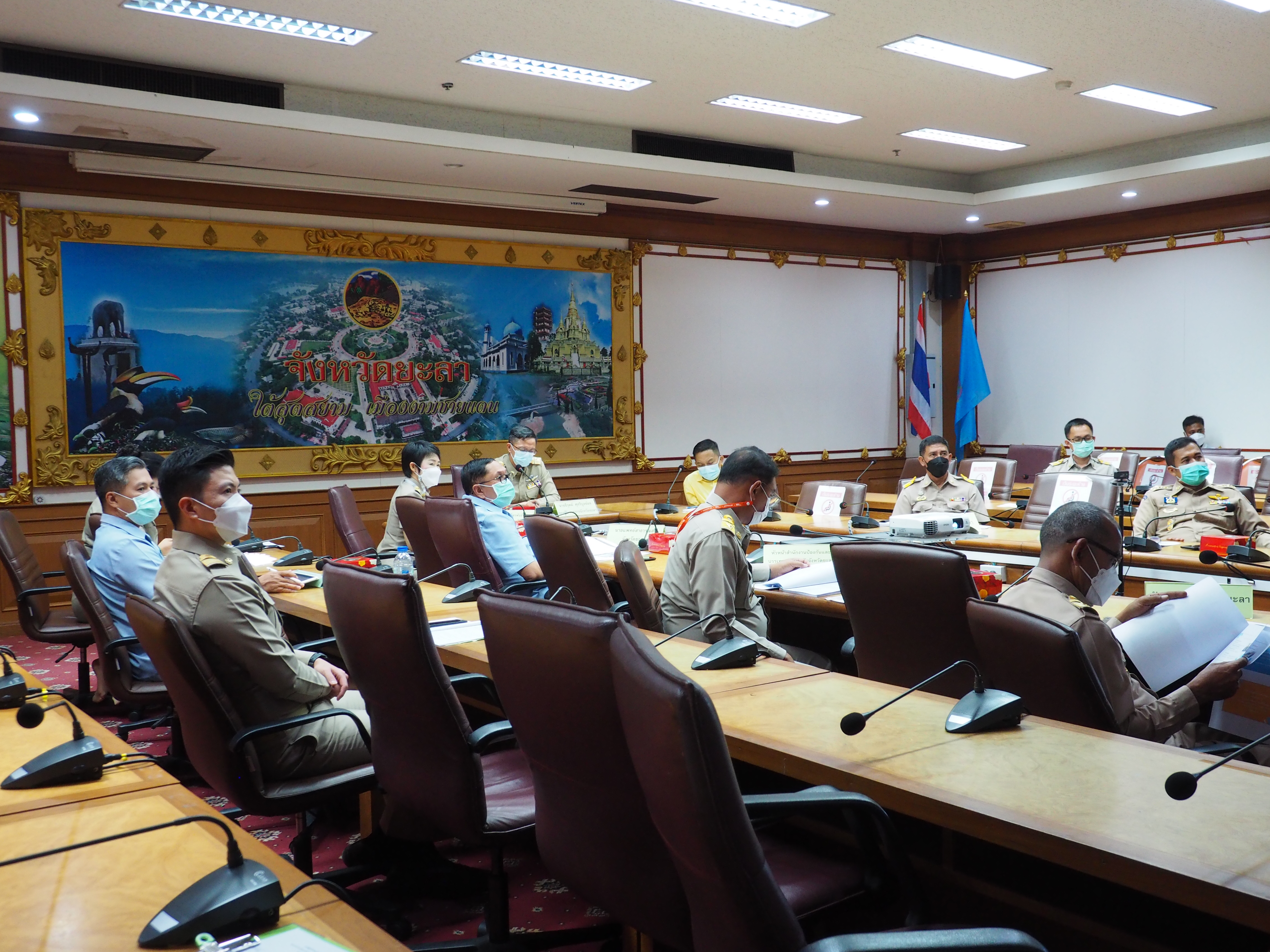พจ.ยะลา รับชมการประชุมตรวจติดตามการดำเนินงานตามประเด็นตรวจราชการงานสำคัญตามนโยบายของรัฐบาลและกระทรวงมหาดไทย