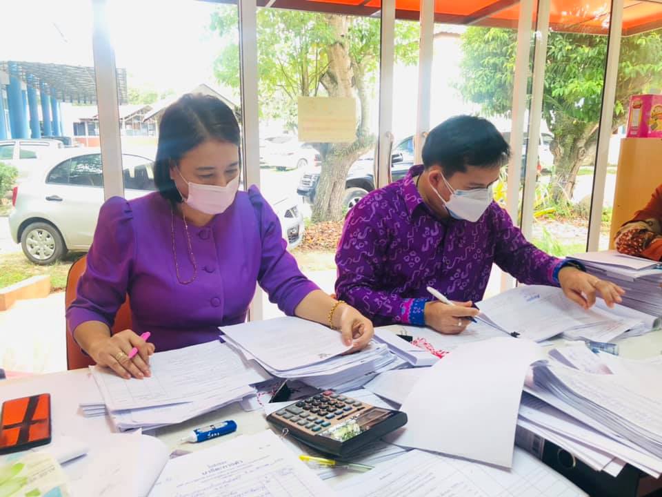 คลังจังหวัดยะลา ร่วมสืบสาน “ผ้าไทยใส่ให้สนุก”