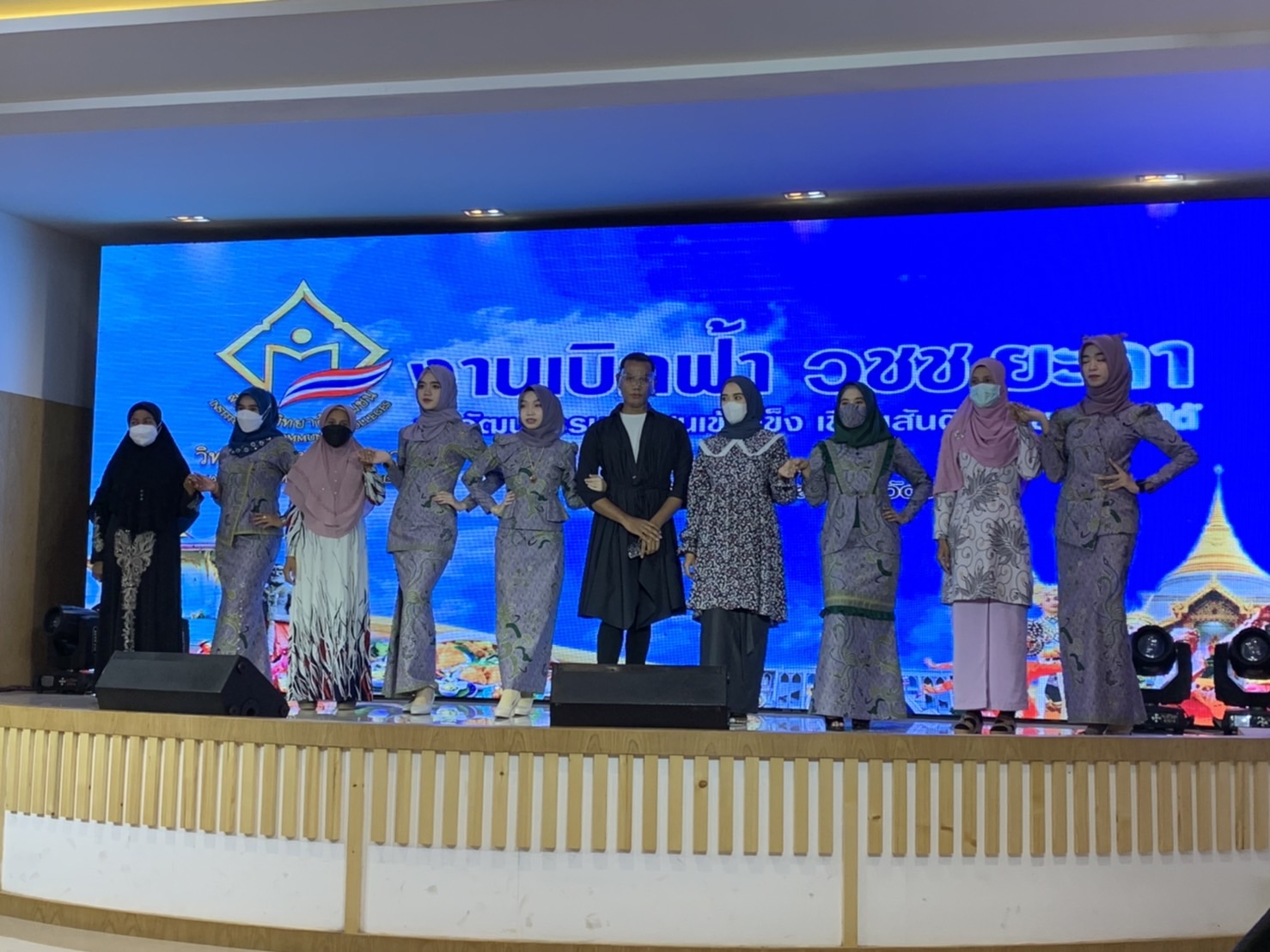 พช.ยะลา ร่วมกิจกรรม มหกรรมวิชาการ เบิกฟ้า วชช.ยะลา “พหุวัฒนธรรมชุมชนเข้มแข็งเชื่อมสันติสุขชายแดนใต้” ประจำปี 2564