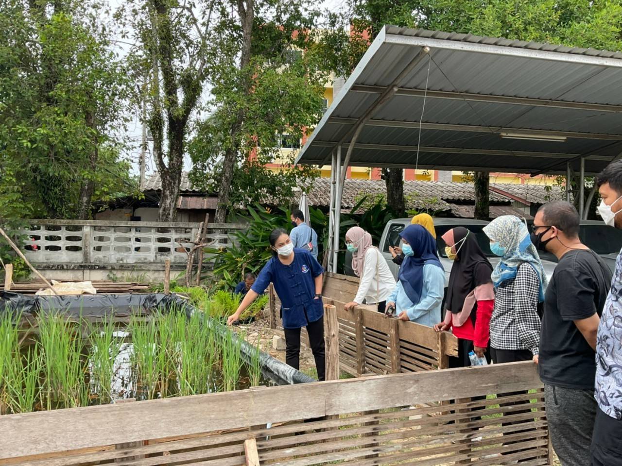 พช.ยะลา นพต. ฝึกปฏิบัติและเรียนรู้กิจกรรม “เอามื้อสามัคคี” ในแปลงสาธิตโคก หนอง นา