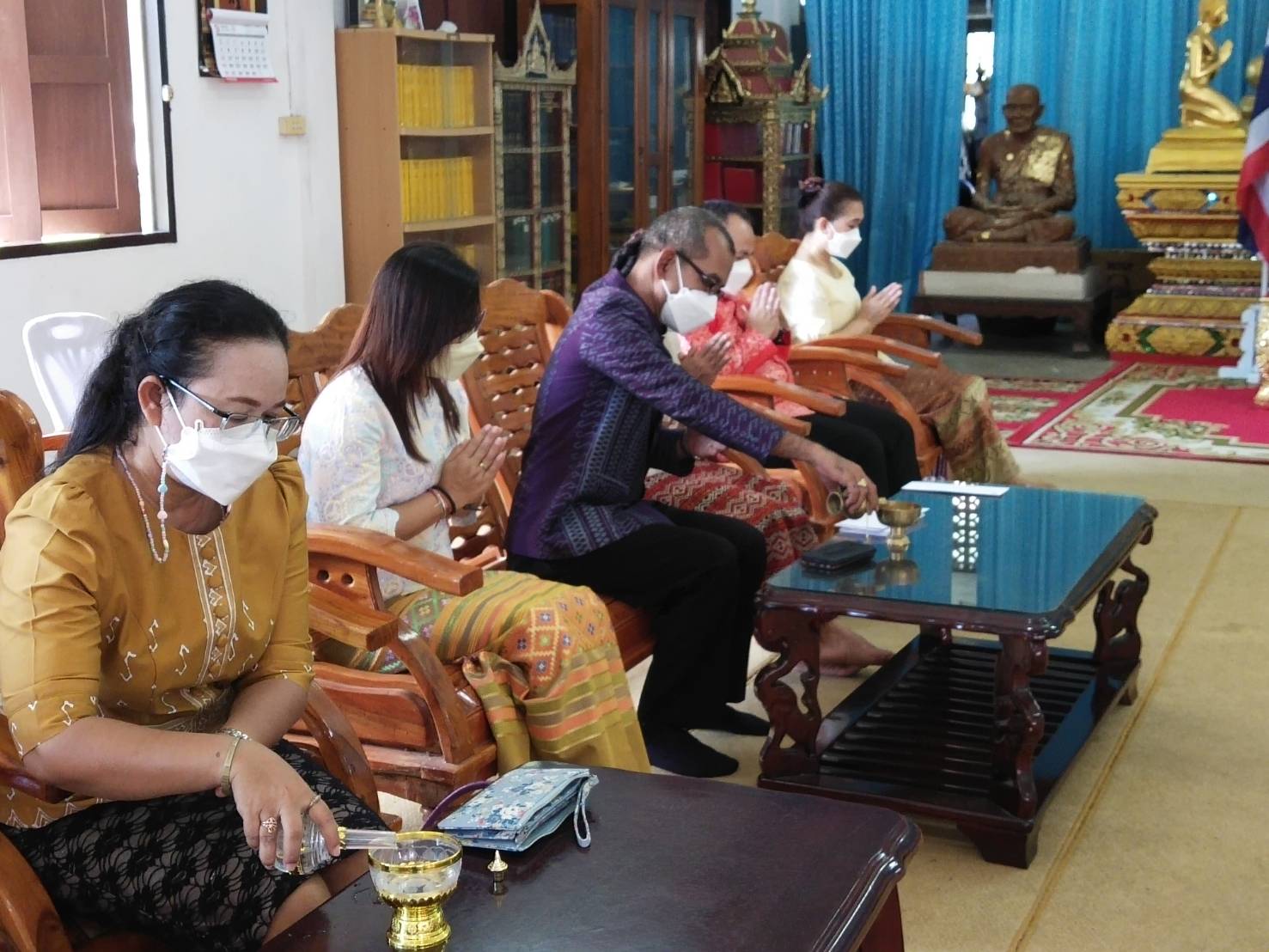 พช. ยะลา จัดกิจกรรม ทำบุญ ถวายภัตตาหารพระภิกษุ ในเนื่องในวันคล้ายวันสถาปนา 60 ปี กรมการพัฒนาชุมชน