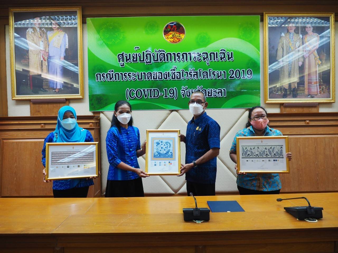 พช.ยะลา สนองพระปณิธาน เจ้าฟ้าสิริวัณณวรีฯ มอบแบบผ้าบาติกลายพระราชทาน
