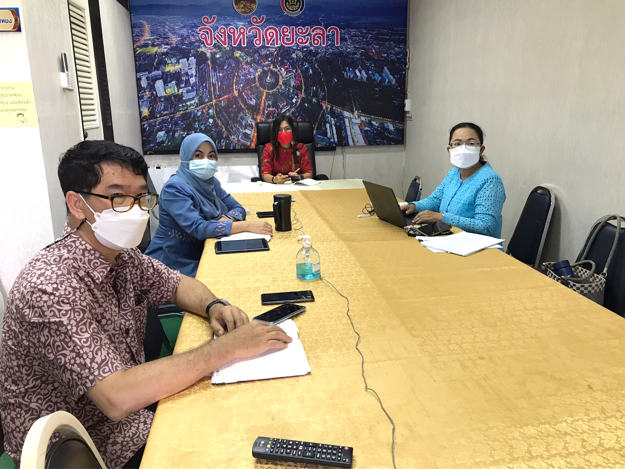 พช.ยะลา รับชมการประชุมมอบนโยบายการขับเคลื่อนงานพัฒนาชุมชน ประจำปี 2565