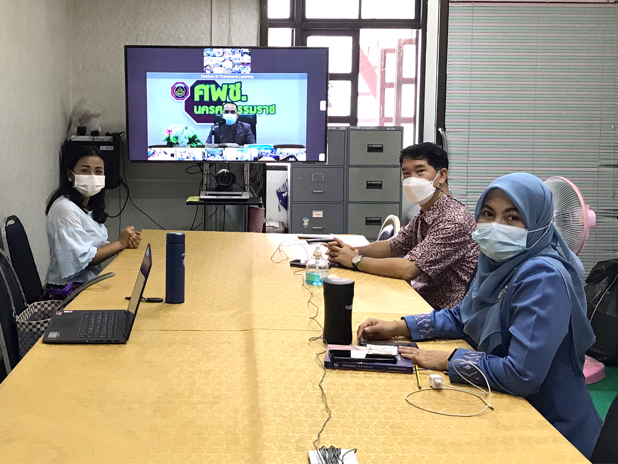 พช.ยะลา รับชมการประชุมมอบนโยบายการขับเคลื่อนงานพัฒนาชุมชน ประจำปี 2565