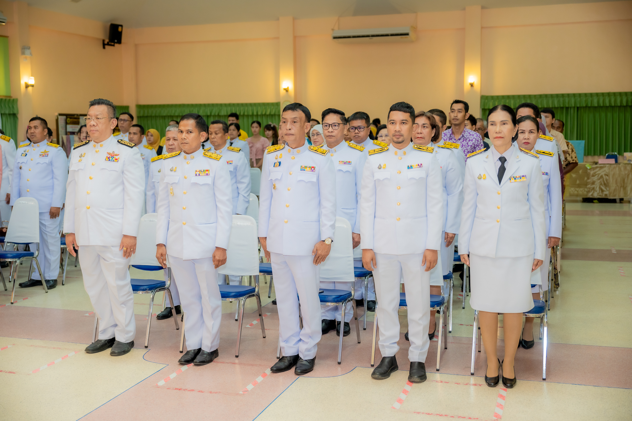 จังหวัดยะลา จัดพิธีมอบแบบลายผ้าพระราชทาน “ผ้าลายสิริวชิราภรณ์” “ผ้าลายชบาปัตตานี” และเครื่องหมายรับรองสินค้าแฟชั่นและหัตถกรรมพระราชทาน “Sustainable Fashion : แฟชั่นแห่งความยั่งยืน”