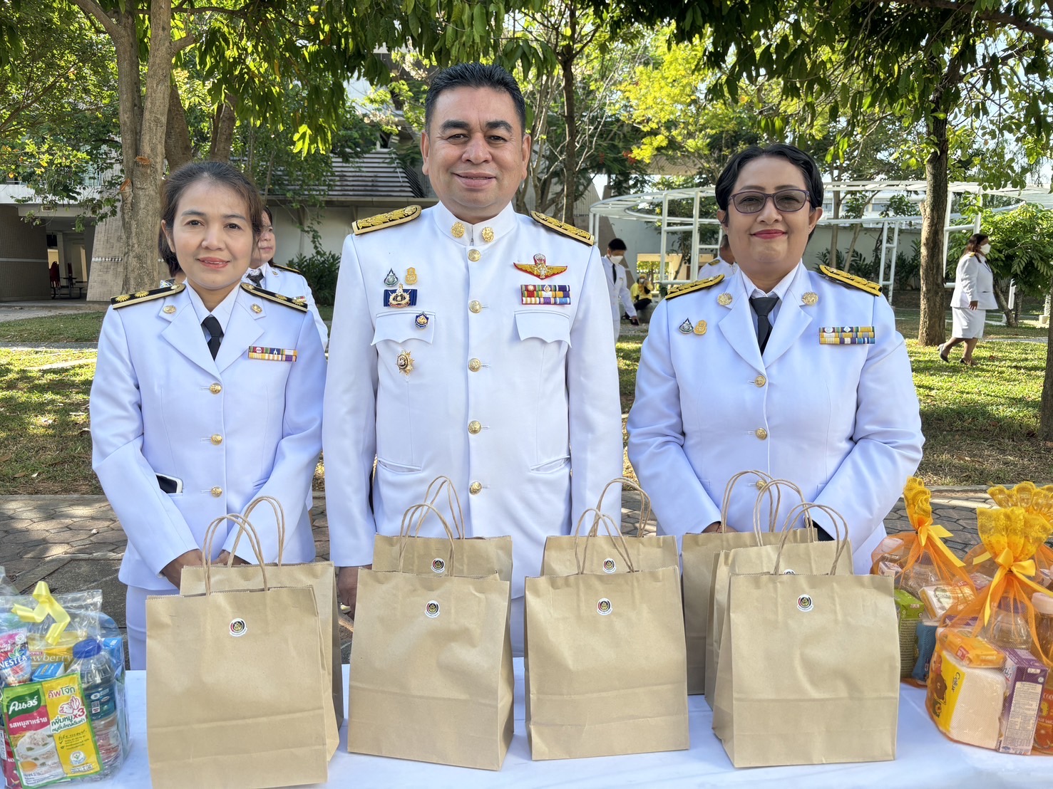 พช.ยะลา ร่วมพิธีถวายสักการะ และน้อมรำลึกถึงพระมหากรุณาธิคุณ เนื่องในวันที่ระลึกพระบาทสมเด็จพระนั่งเกล้าเจ้าอยู่หัว พระมหาเจษฎาราชเจ้า