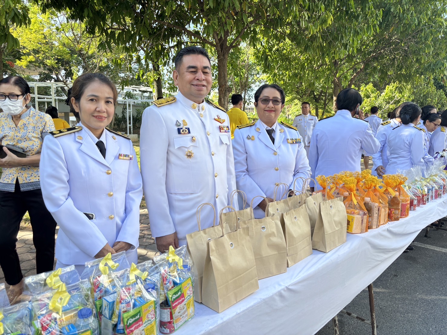 พช.ยะลา ร่วมพิธีถวายสักการะ และน้อมรำลึกถึงพระมหากรุณาธิคุณ เนื่องในวันที่ระลึกพระบาทสมเด็จพระนั่งเกล้าเจ้าอยู่หัว พระมหาเจษฎาราชเจ้า