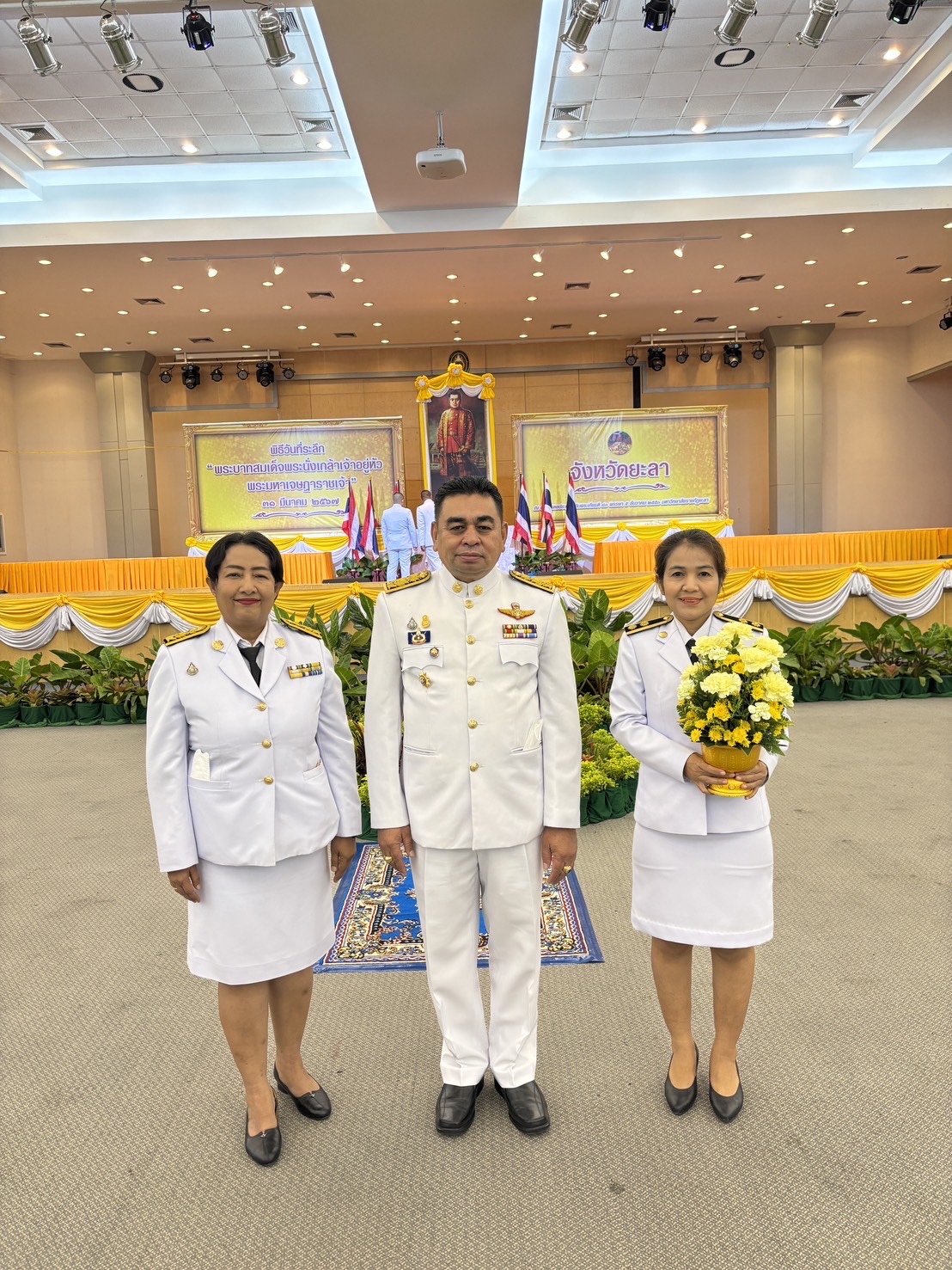 พช.ยะลา ร่วมพิธีถวายสักการะ และน้อมรำลึกถึงพระมหากรุณาธิคุณ เนื่องในวันที่ระลึกพระบาทสมเด็จพระนั่งเกล้าเจ้าอยู่หัว พระมหาเจษฎาราชเจ้า