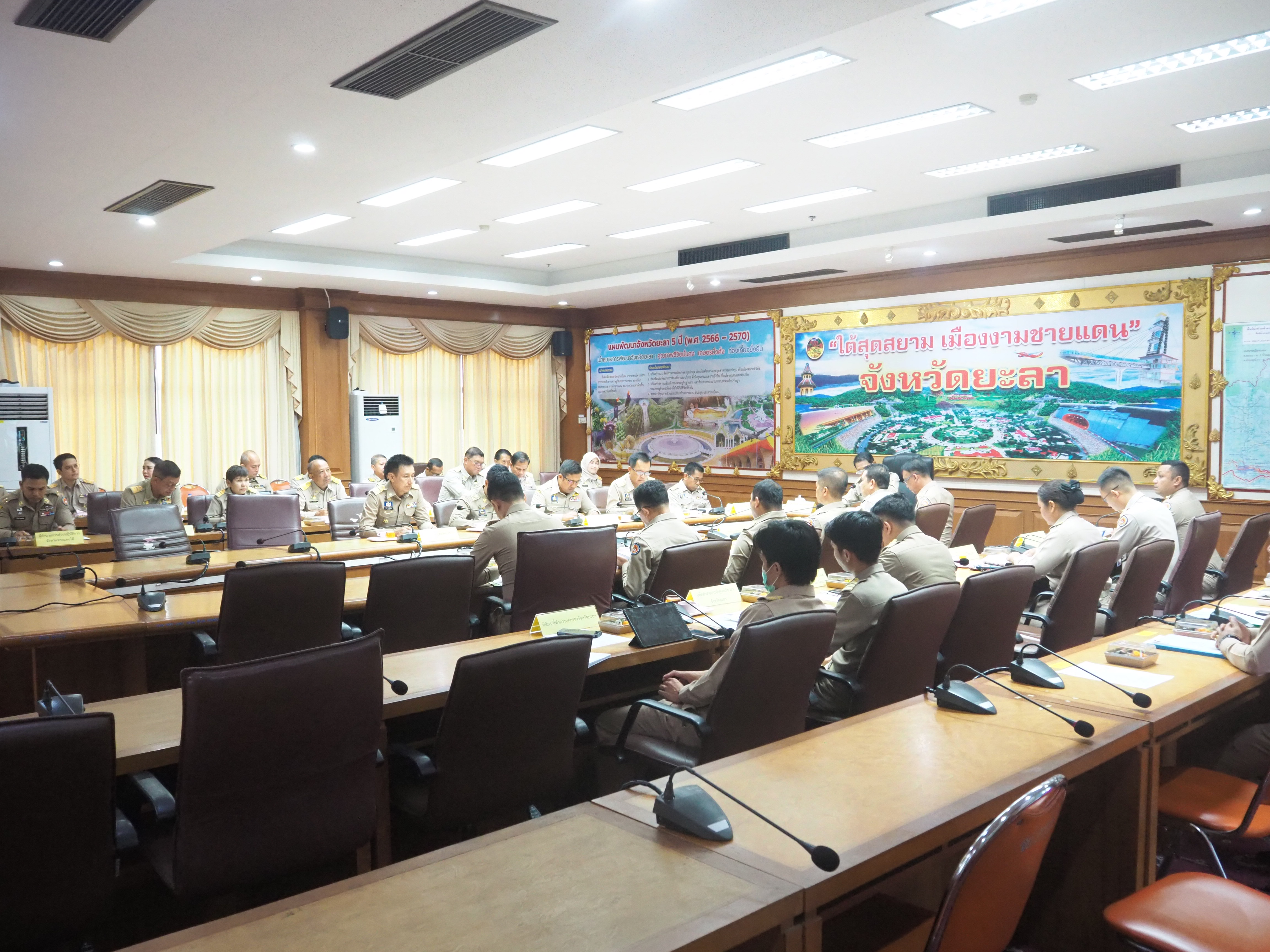 พช.ยะลา  ร่วมประชุมนายอำเภอ หัวหน้าส่วนราชการ สังกัดกระทรวงมหาดไทย จังหวัดยะลา ครั้งที่ 4/2567