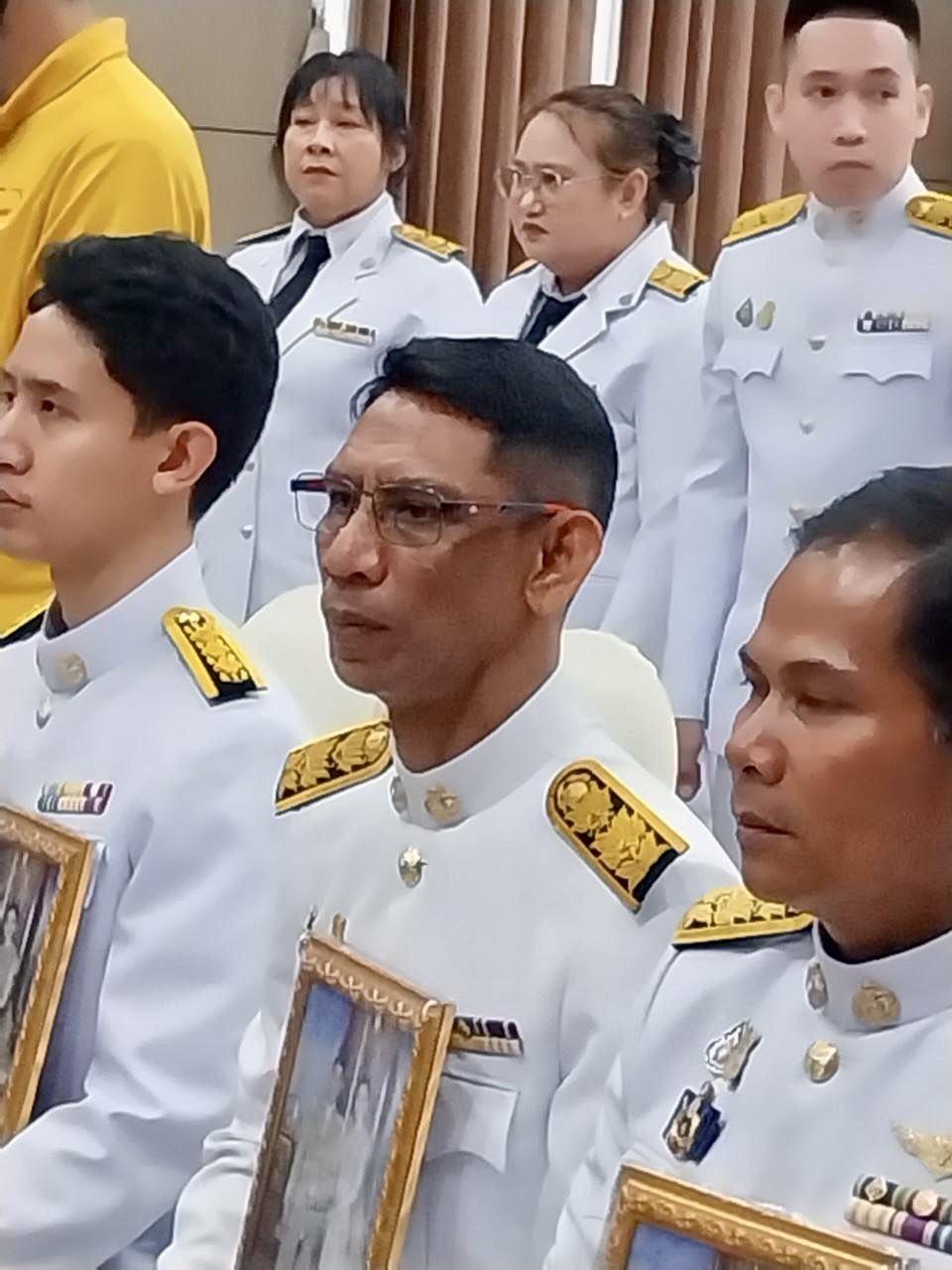 พช.ยะลา ร่วมพิธีรับพระราชทานพระบรมฉายาลักษณ์ พระบาทสมเด็จพระเจ้าอยู่หัว และสมเด็จพระนางเจ้าฯ พระบรมราชินี  วันที่ 29 เมษายน 2567 เวลา 10.00 น.