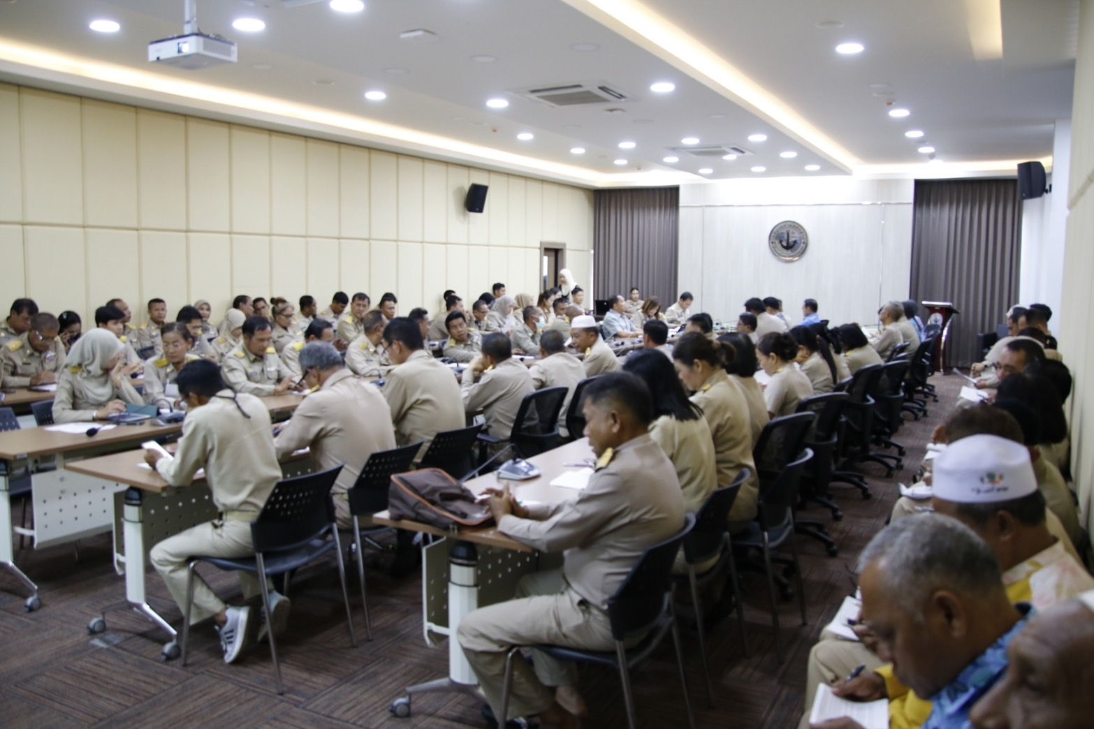 พช.ยะลา ร่วมประชุมนายกองค์กรปกครองส่วนท้องถิ่น และปลักองค์กรปกครองส่วนท้องถิ่น ครั้งที่ 4/2567
