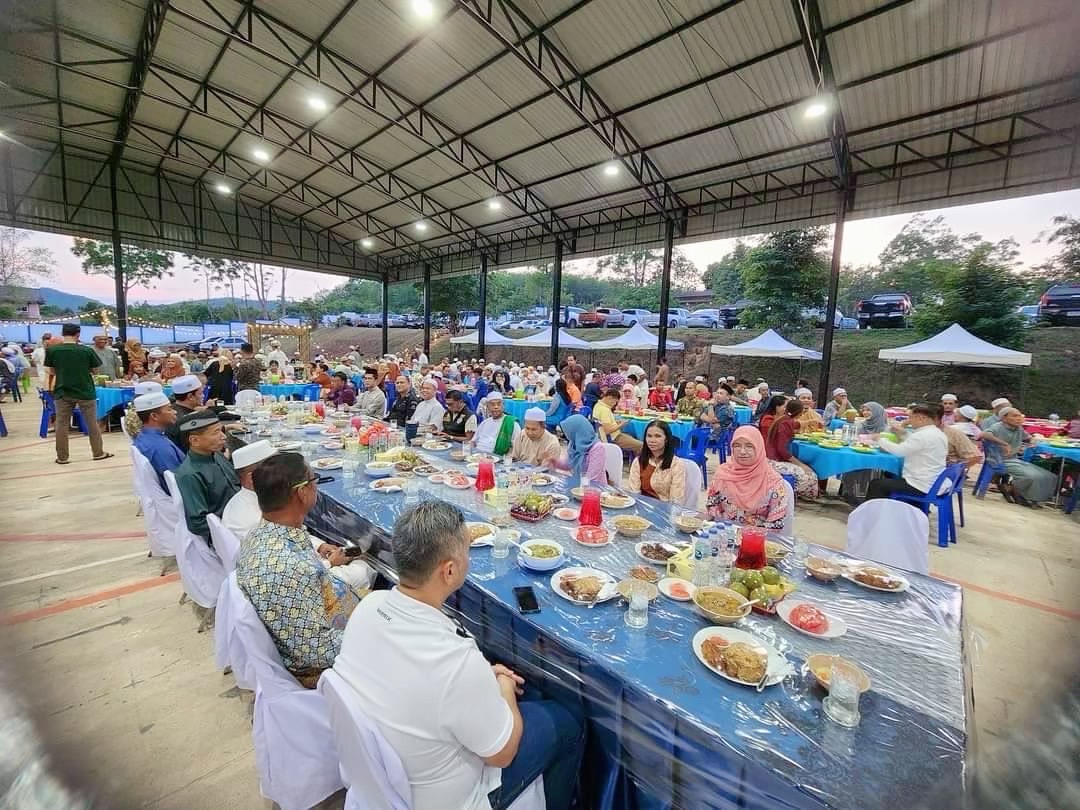 พช.ยะลา ร่วมกิจกรรม “รอมฎอน ปัน-สุข ผูกสัมพันธ์ 2 วัฒนธรรม” อำเภอกาบัง จังหวัดยะลา ประจำปีฮิจเราะห์ศักราช 1445