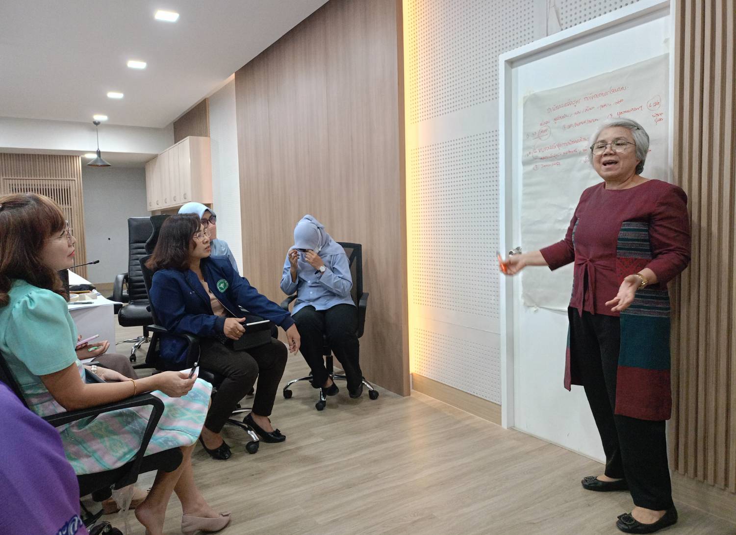 พช.ยะลา ร่วมประชุม “การคืนข้อมูลผลการวิจัยและร่วมให้ความเห็นต่อแนวทางการพัฒนาและผลักดันข้อเสนอเชิงนโยบายสู่การปฎิบัติ”