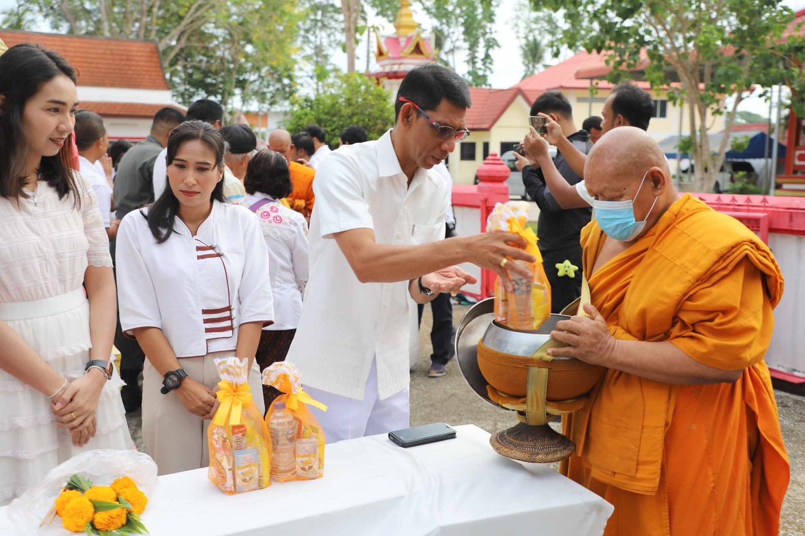 พช.ยะลา ร่วมกิจกรรมส่งเสริมพระพุทธศาสนาเนื่องในวัน วิสาขบูชา