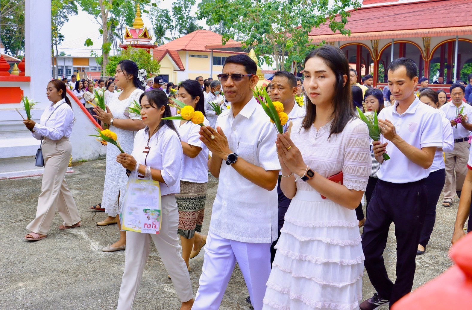 พช.ยะลา ร่วมกิจกรรมส่งเสริมพระพุทธศาสนาเนื่องในวัน วิสาขบูชา