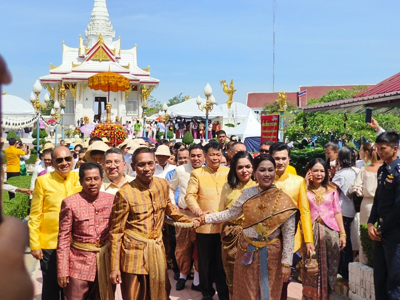 พช.ยะลาร่วมพิธีเปิดงานสมโภชหลักเมืองและงานกาชาด ครั้งที่ 62 ประจำปี 2567