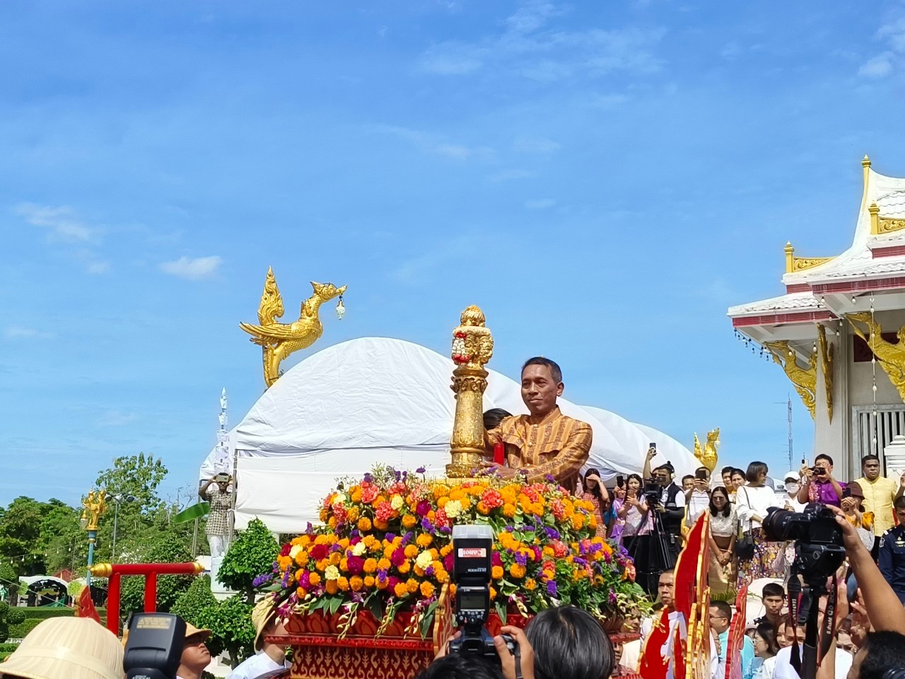 พช.ยะลาร่วมพิธีเปิดงานสมโภชหลักเมืองและงานกาชาด ครั้งที่ 62 ประจำปี 2567