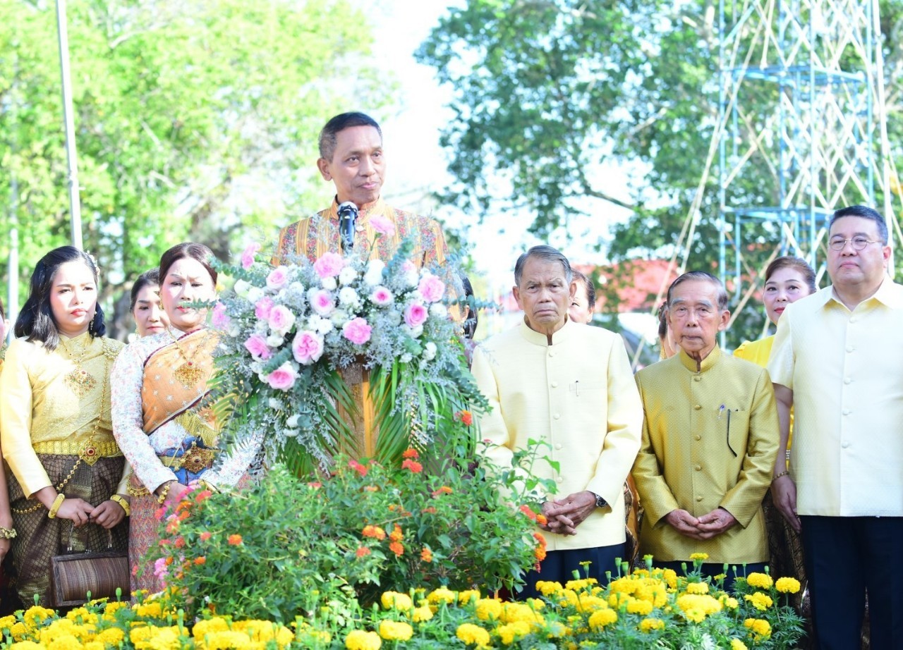 พช.ยะลาร่วมพิธีเปิดงานสมโภชหลักเมืองและงานกาชาด ครั้งที่ 62 ประจำปี 2567