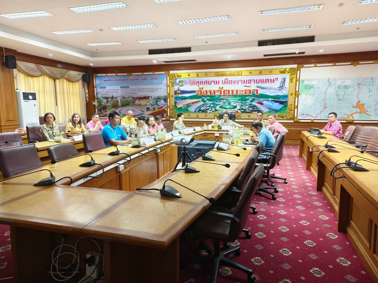 พช.ยะลา ร่วมประชุมขับเคลื่อนและติดตามนโยบายของรัฐบาล และภารกิจสำคัญของกระทรวงมหาดไทย ประจำปี งบประมาณ พ.ศ.2567 (เดือนพฤษภาคม 2567) ผ่านระบบวีดีทัศน์ทางไกล (VCS)