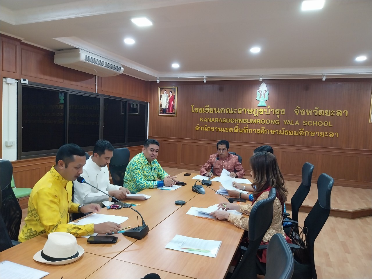 พช.ยะลา ร่วมตัดสินการประกวดและปล่อยขบวนแห่งานวัฒนธรรมและของดีเมืองยะลา ประจำปี 2567