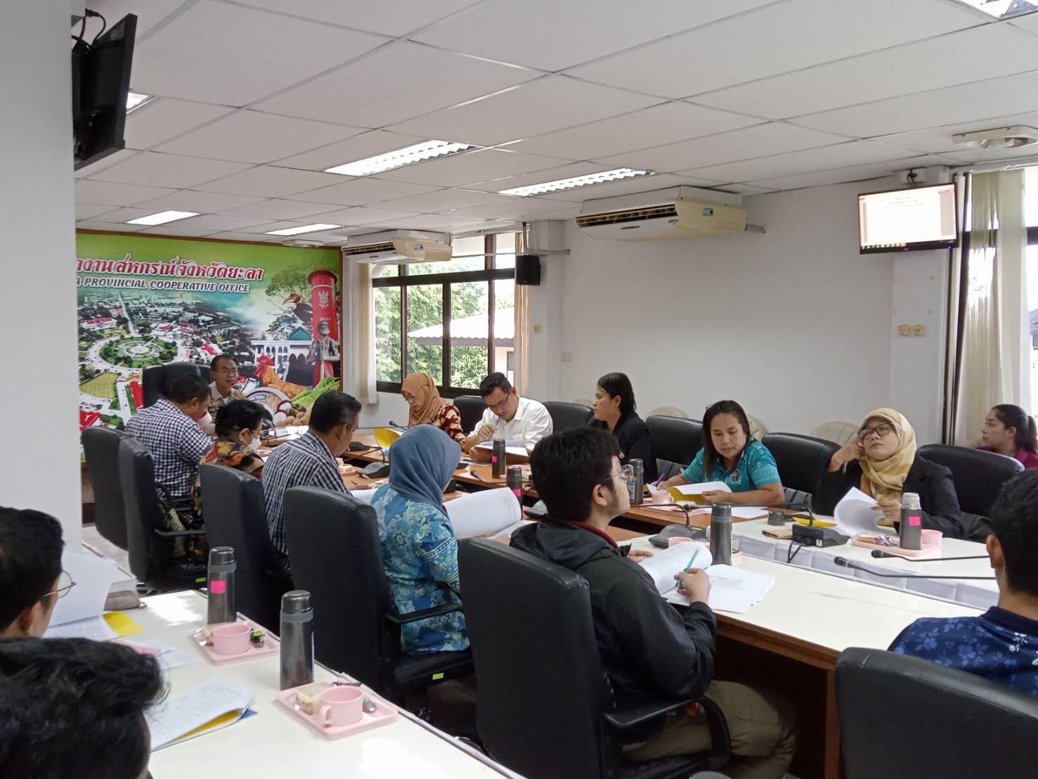 พช.ยะลา ร่วมประชุมคณะทำงานด้านการส่งเสริมพัฒนาอาชีพและการตลาด ระดับจังหวัด