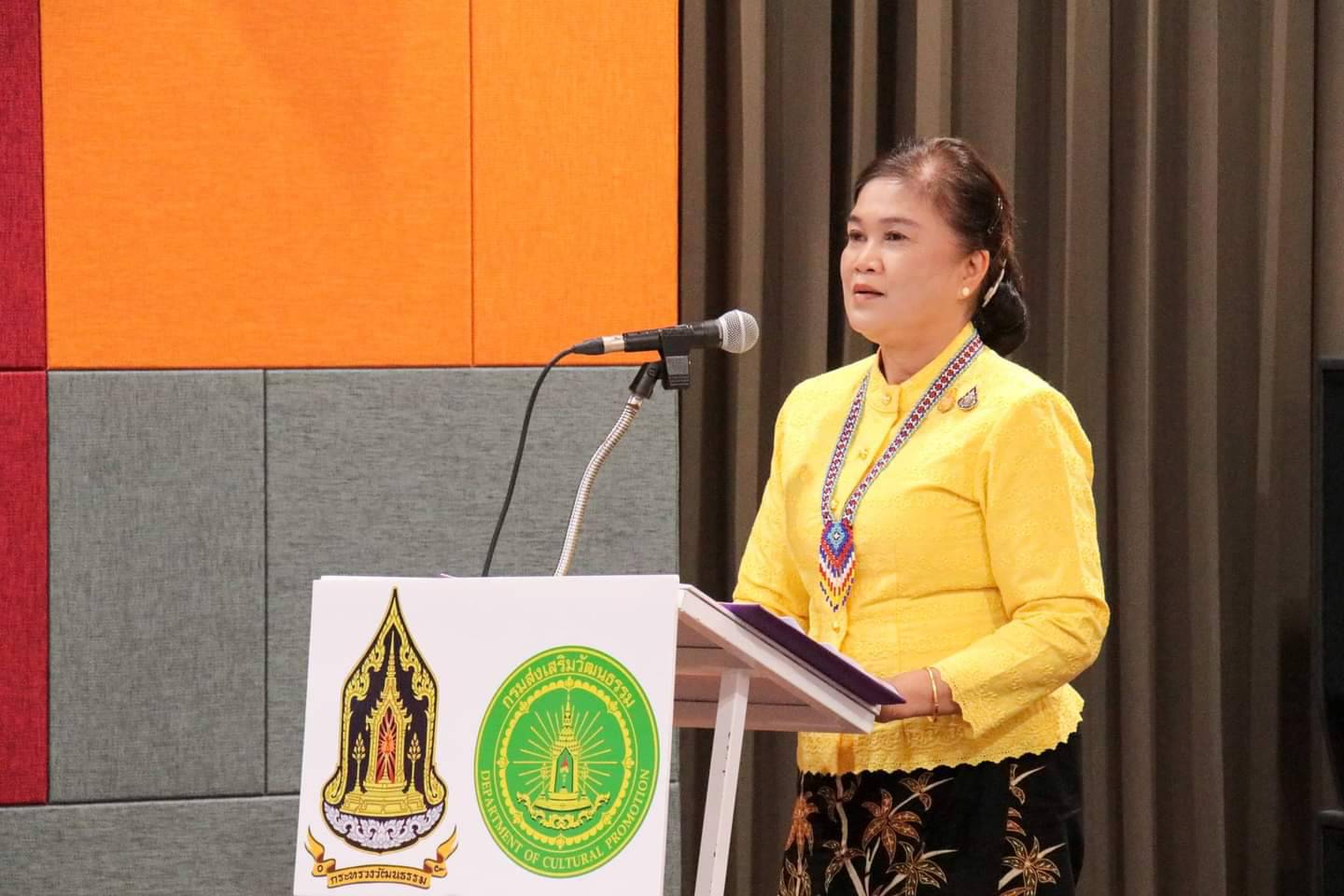 พช.ยะลา ร่วมโครงการเสวนาวิชาการสัญจรสู่ภูมิภาค สร้างภาพลักษณ์ผ้าไทยสู่สากล