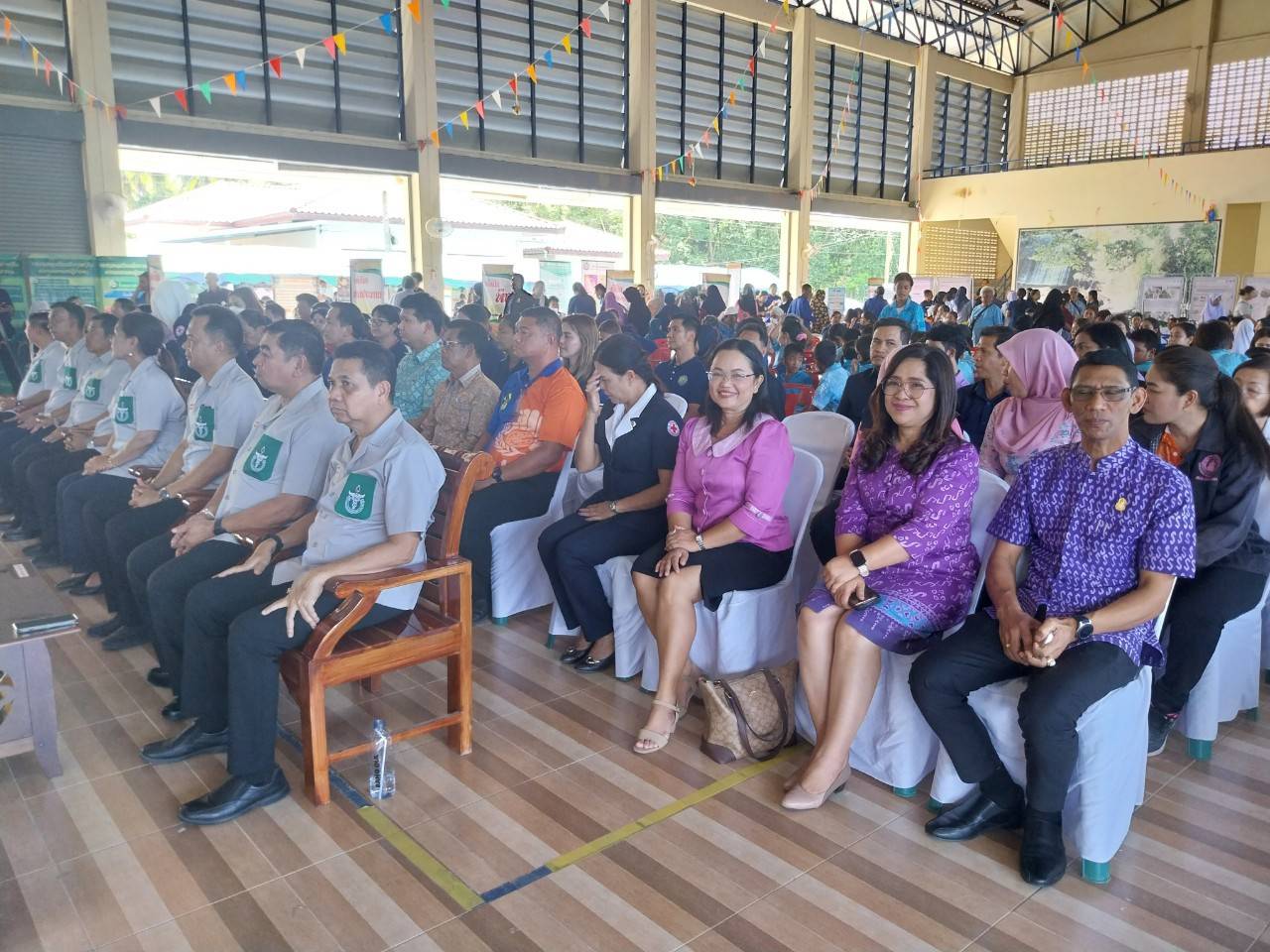 พช.ยะลา ร่วมกิจกรรมจังหวัดเคลื่อนที่ “ หน่วยบำบัดทุกข์ บำรุงสุข สร้างรอยยิ้มให้ประชาชน ”