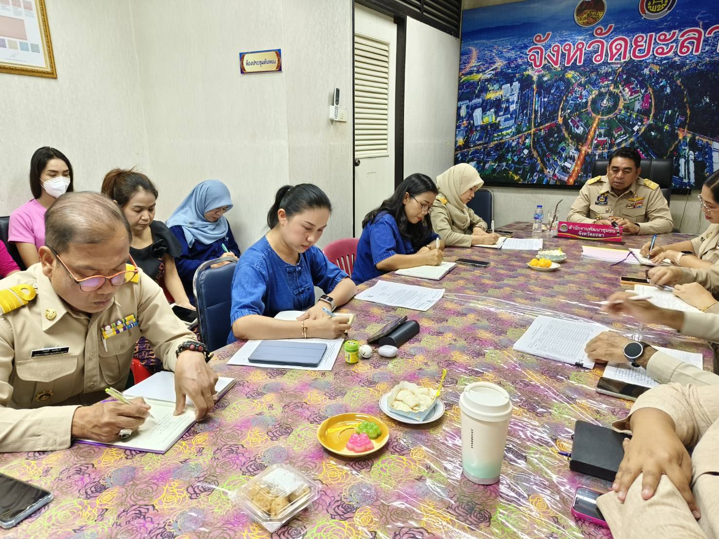 พช.ยะลา ประชุมประจำสัปดาห์เจ้าหน้าที่พัฒนาชุมชนจังหวัดยะลา
