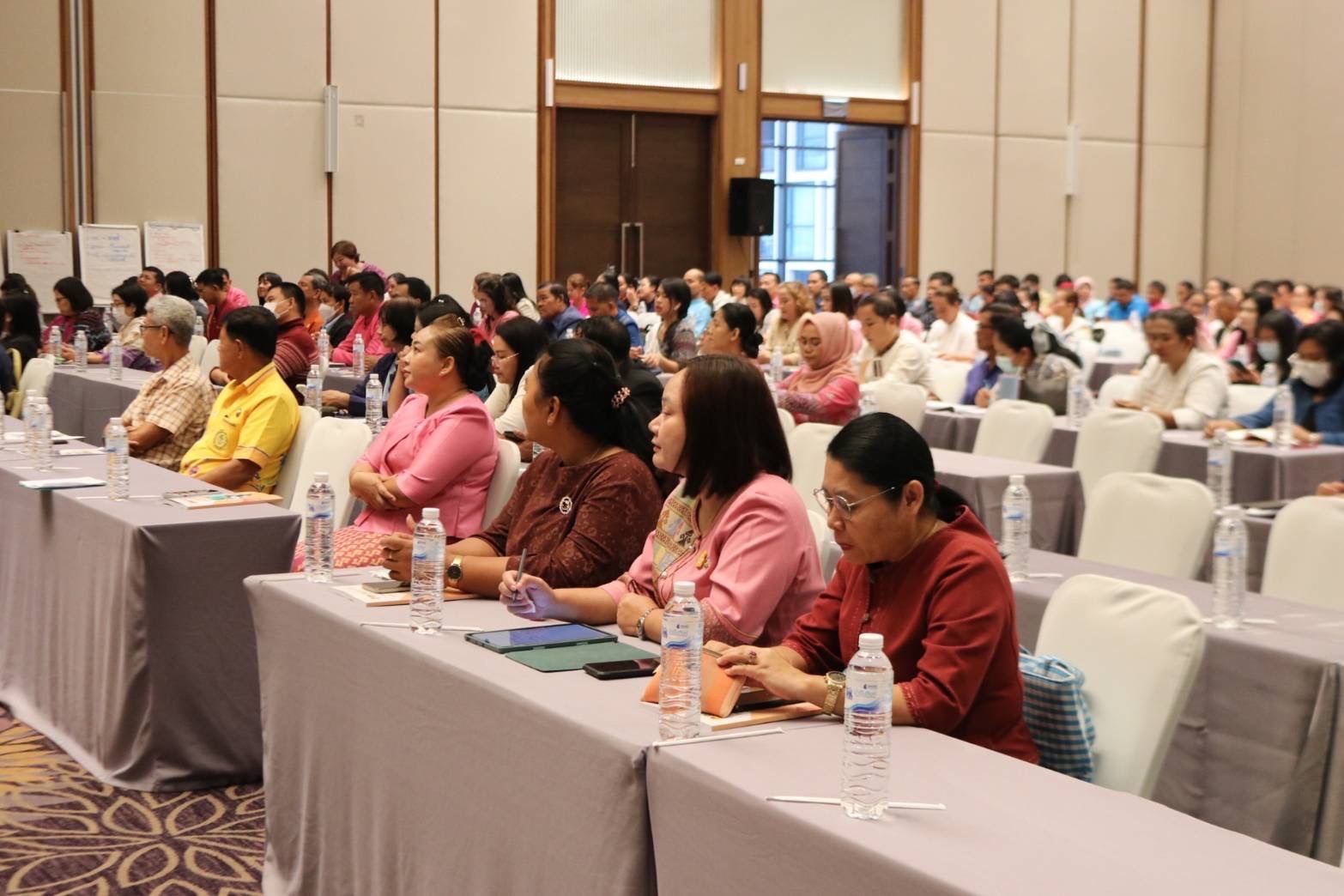 พช.ยะลา ร่วมโครงการประชุมเชิงปฏิบัติการ​ผู้ขับเคลื่อน​งานศูนย์จัดการกองทุนชุมชน ระดับกรม