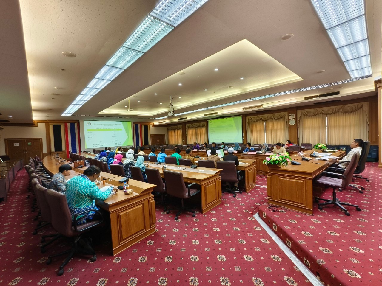 พช.ยะลา  ประชุมพิจารณารับรองการประเมินตามระบบมาตรฐานการพัฒนาชุมชน (มชช.) ประจำปี 2567