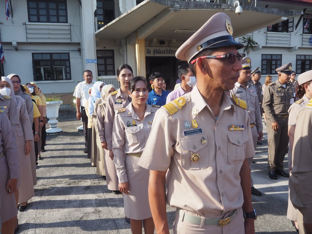 พช.ยะลา ร่วมกิจกรรมเข้าแถวเคารพธงชาติ และร่วมร้องเพลงชาติ