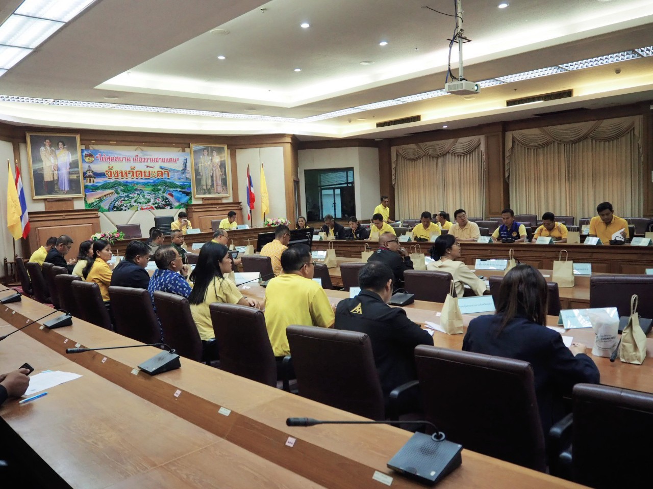 พช.ยะลาร่วมประชุมคณะกรรมการศูนย์อำนวยการป้องกันและปราบปรามยาเสพติดจังหวัดยะลา ครั้งที่ 3/2567