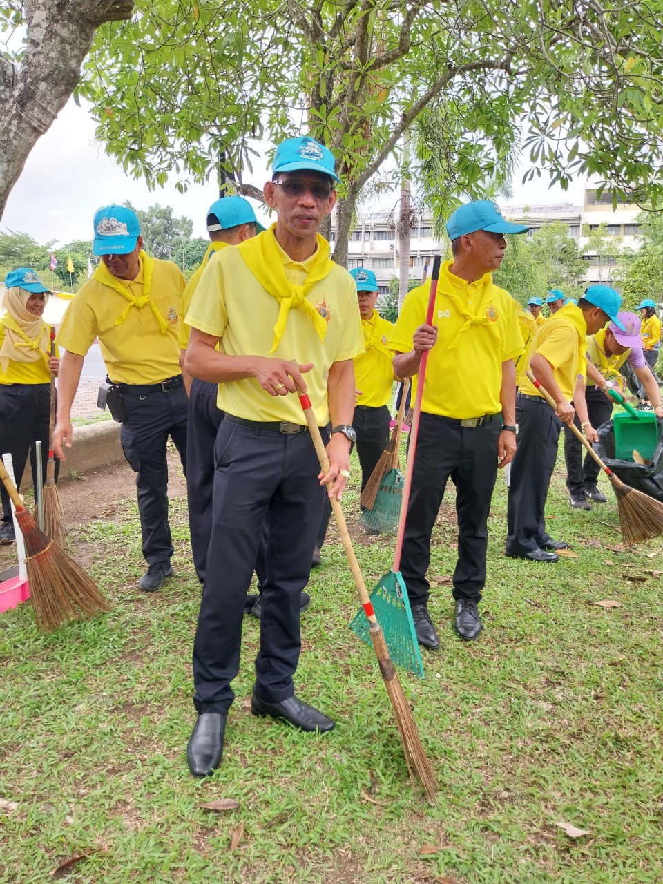พช.ยะลาร่วมกิจกรรมจิตอาสาจิตอาสาเฉลิมพระเกียรติสมเด็จพระนางเจ้าฯ พระบรมราชินี เนื่องในโอกาสวันเฉลิมพระชนมพรรษา 3 มิถุนายน 2567