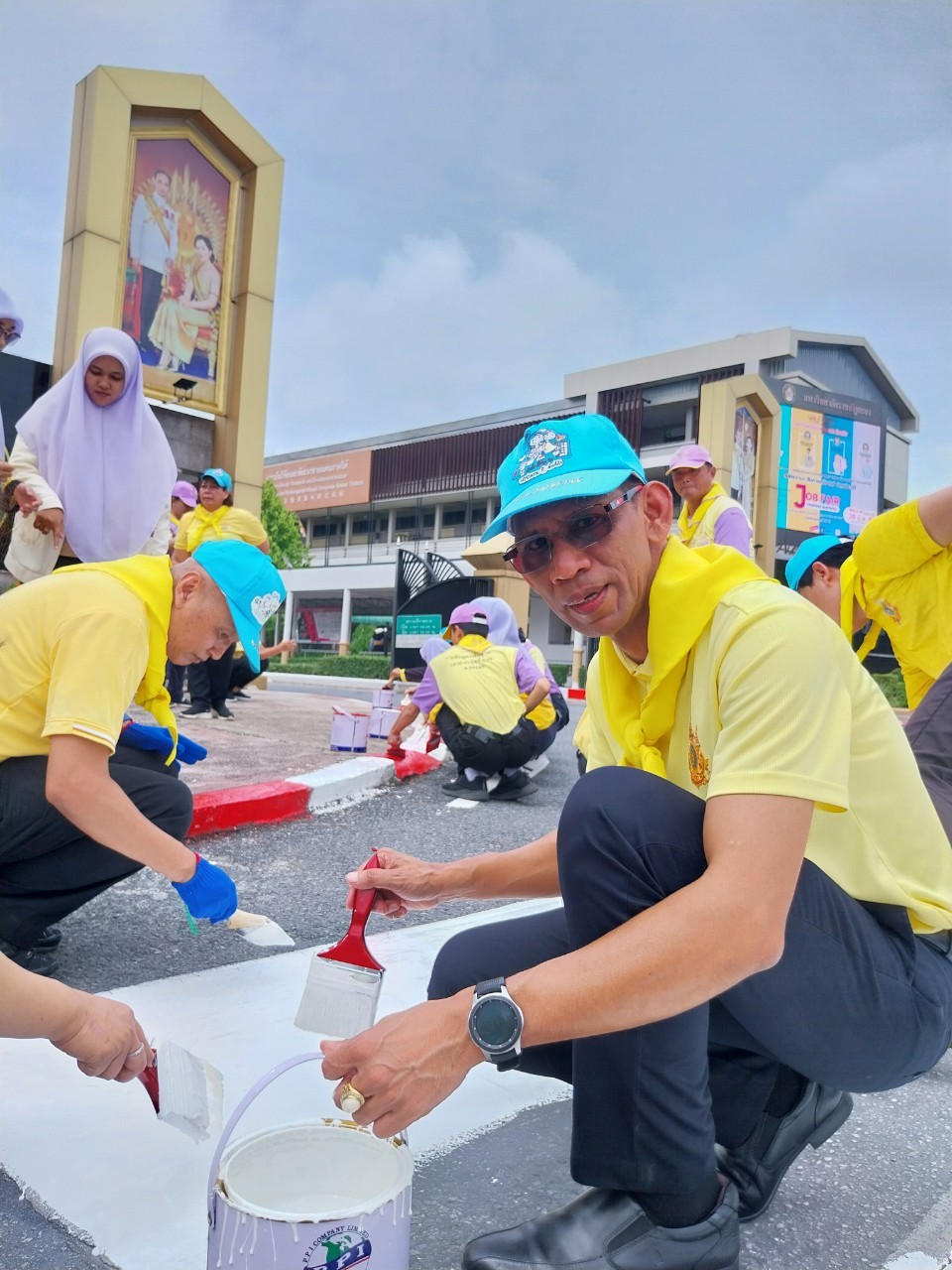 พช.ยะลาร่วมกิจกรรมจิตอาสาจิตอาสาเฉลิมพระเกียรติสมเด็จพระนางเจ้าฯ พระบรมราชินี เนื่องในโอกาสวันเฉลิมพระชนมพรรษา 3 มิถุนายน 2567