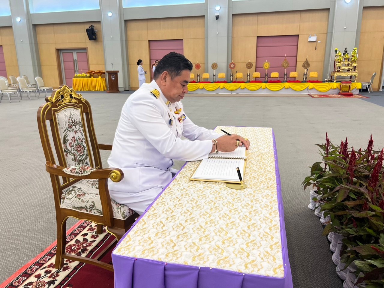 พช.ยะลา ร่วมพิธีทำบุญตักบาตรเพื่อถวายเป็นพระราชกุศล เนื่องในโอกาสวันเฉลิมพระชนมพรรษา สมเด็จพระนางเจ้าสุทิดา พัชรสุธาพิมลลักษณ พระบรมราชินี 3 มิถุนายน 2567