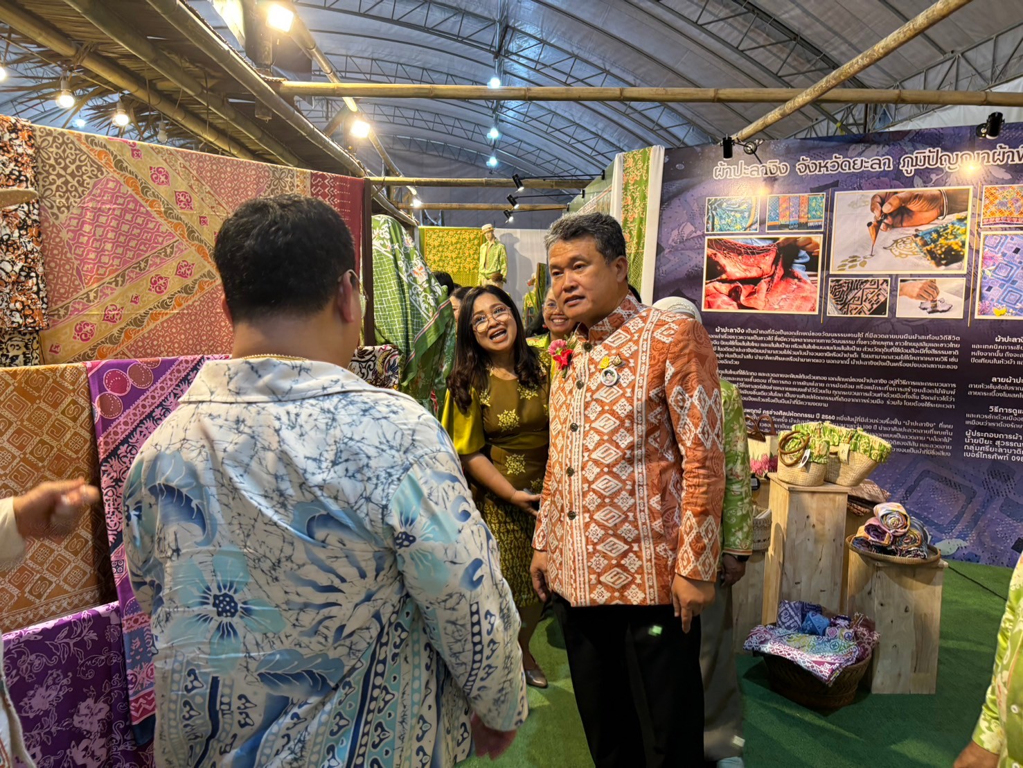 พช.ยะลา ร่วมพิธีเปิดงานมหกรรมวงแหวนพหุวัฒนธรรมชายแดนใต้ และงานแสดงสินค้าศิลปวัฒนธรรมจังหวัดปัตตานี ประจำปี 2567