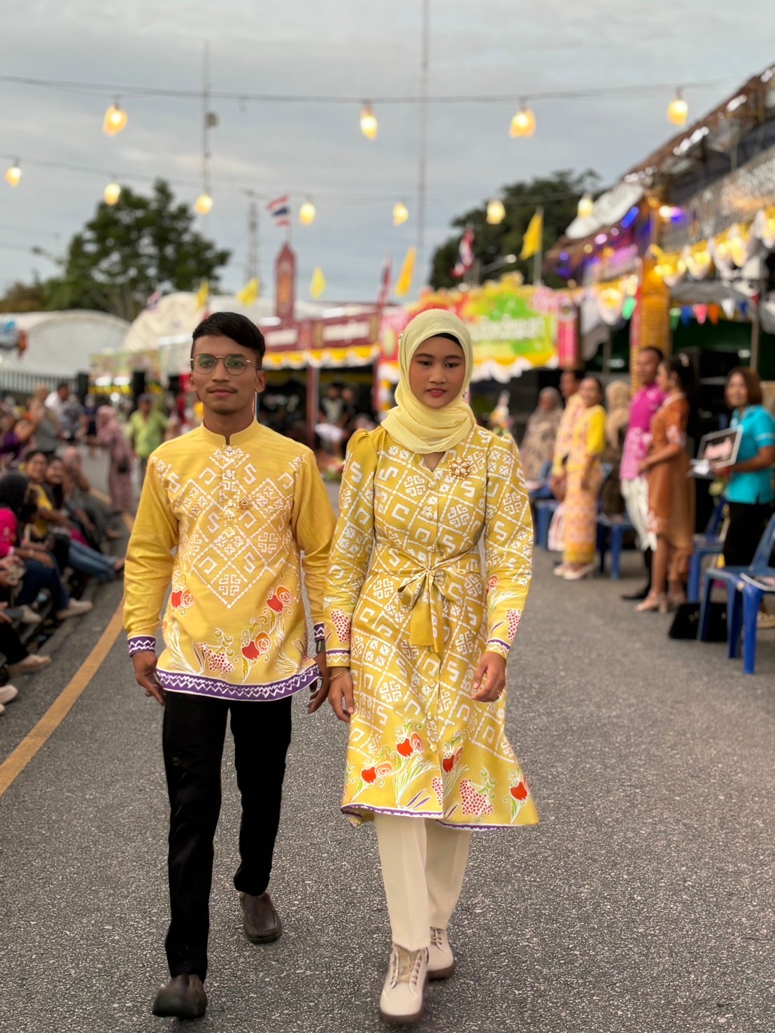 “ผ้าไทย ใส่ให้สนุก” กิจกรรมประกวดการออกแบบตัดเย็บชุดสตรีและเสื้อบุรุษ