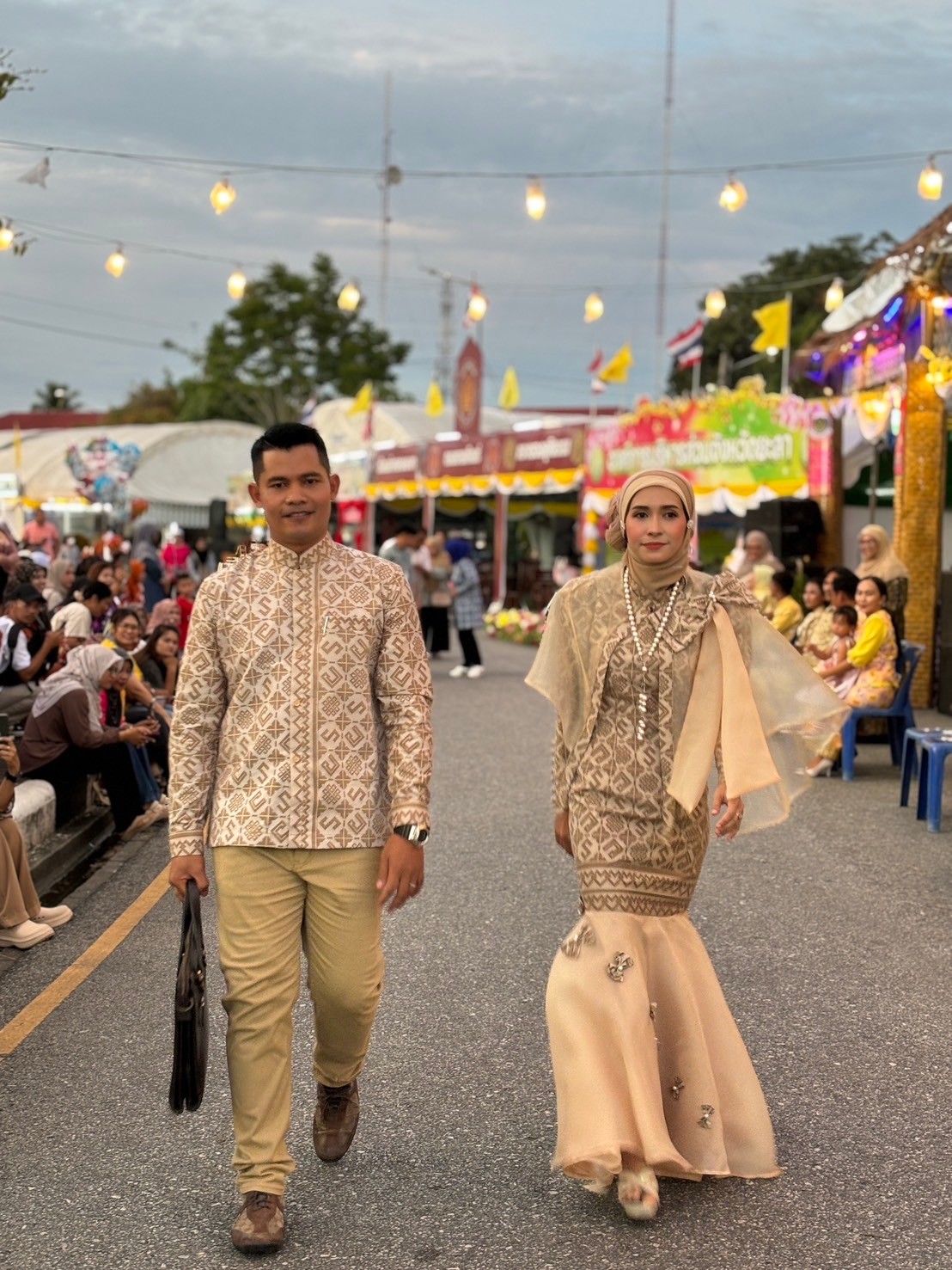 “ผ้าไทย ใส่ให้สนุก” กิจกรรมประกวดการออกแบบตัดเย็บชุดสตรีและเสื้อบุรุษ