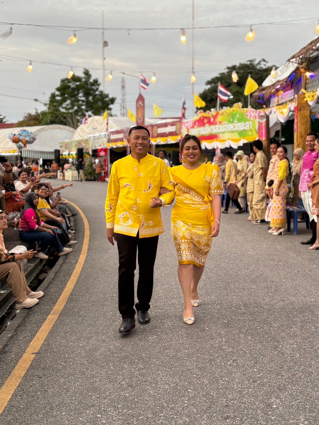 “ผ้าไทย ใส่ให้สนุก” กิจกรรมประกวดการออกแบบตัดเย็บชุดสตรีและเสื้อบุรุษ