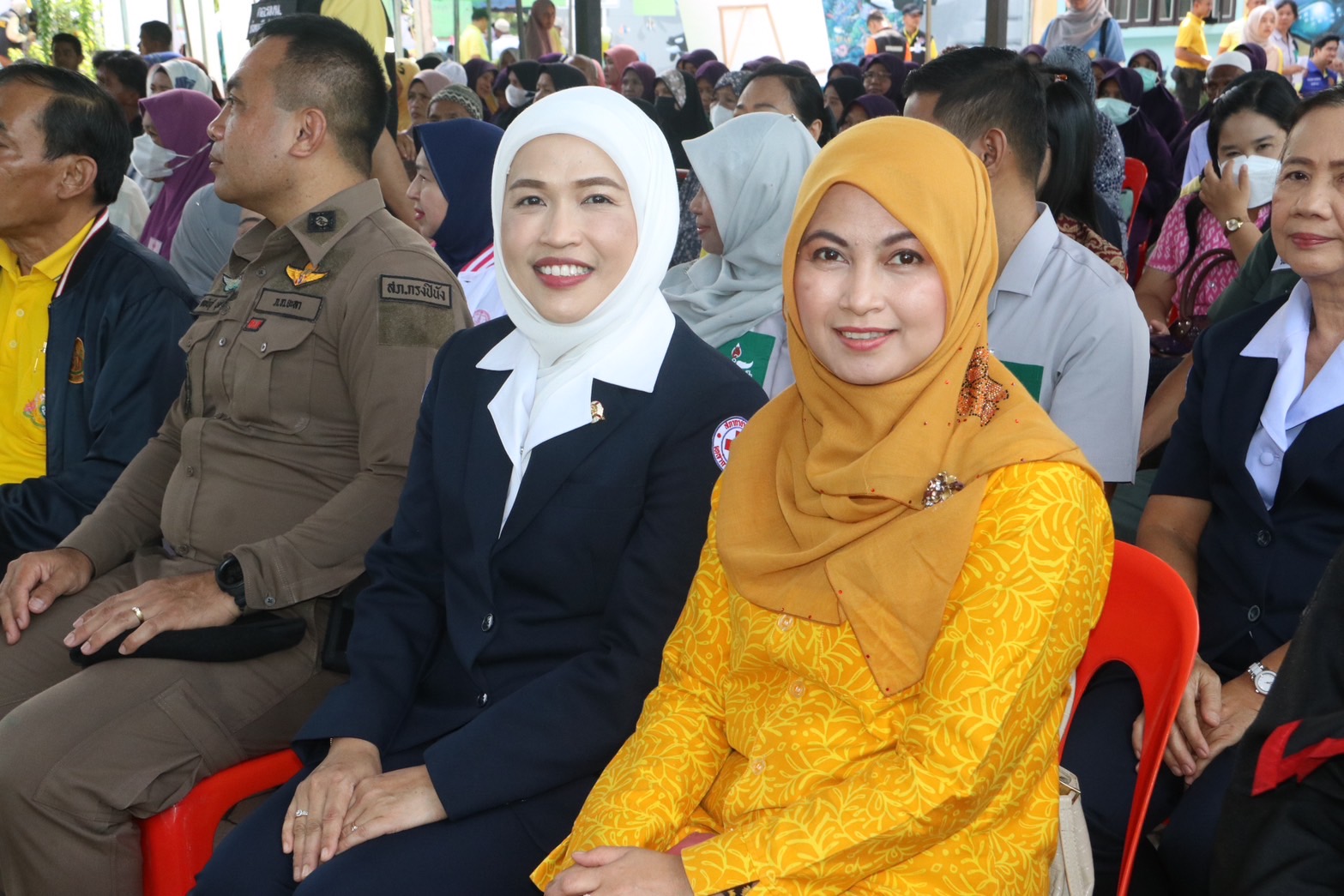 พช.ยะลา ร่วมออกหน่วยบริการจังหวัดเคลื่อนที่ บำบัดทุกข์ บำรุงสุข สร้างรอยยิ้มให้ประชาชน หน่วยแพทย์ พอ.สว.